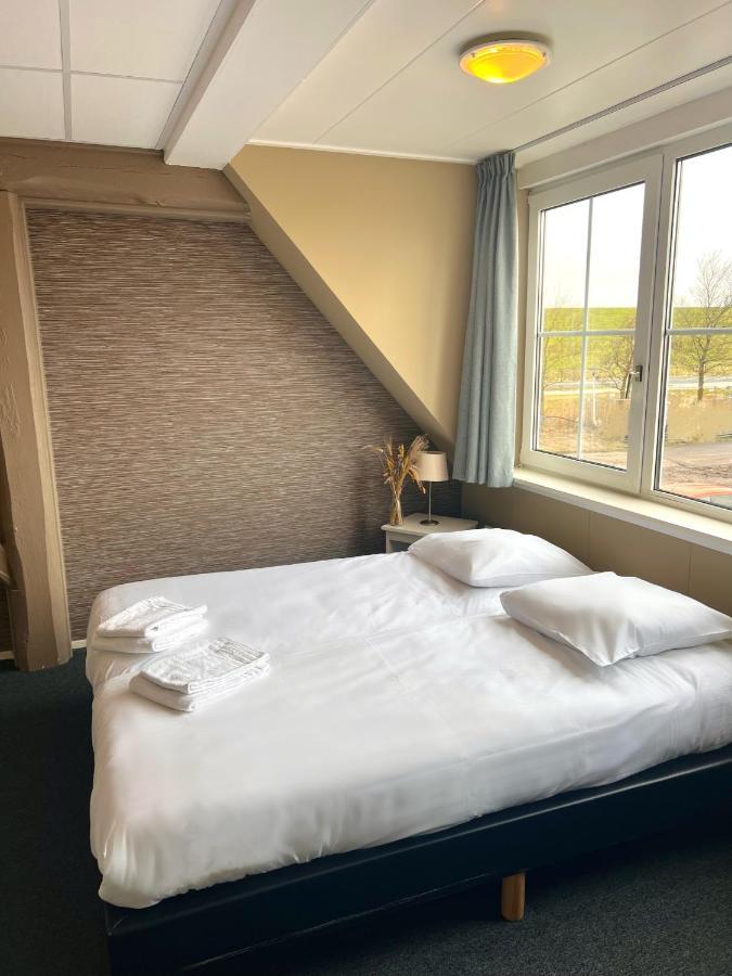 Twin Room,1498678000:JPEG