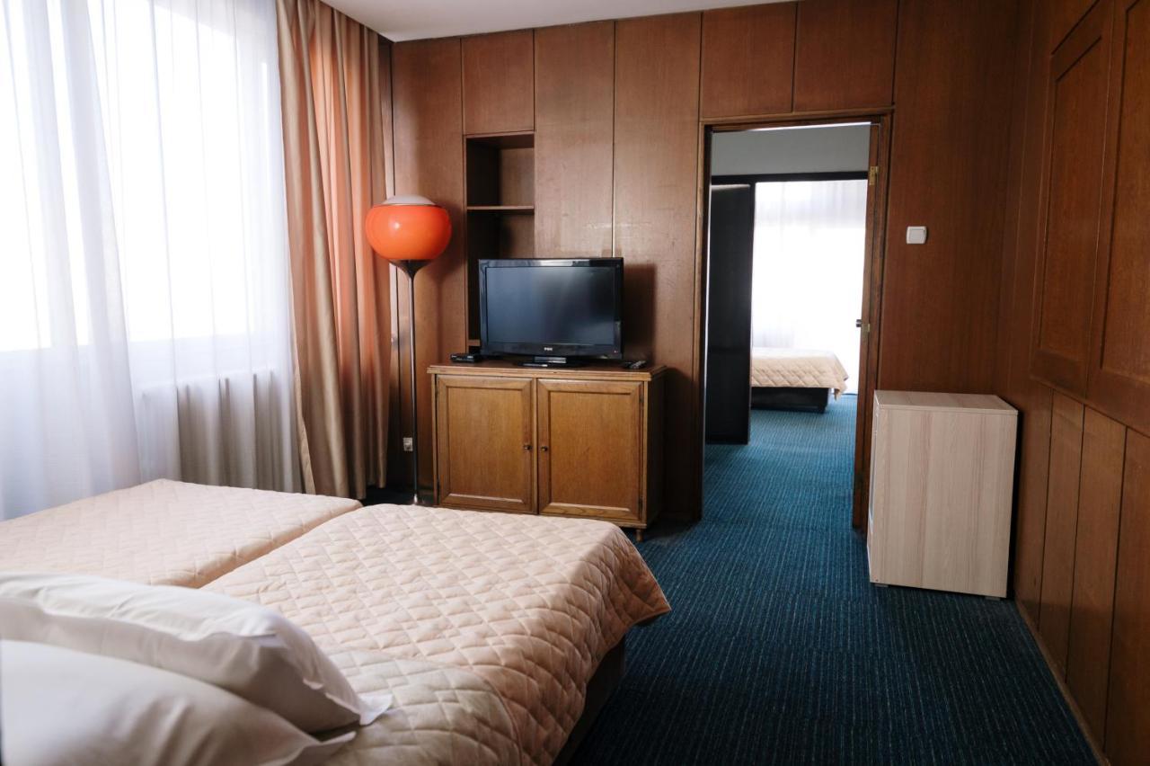 Quintuple Room,1588125276:JPEG