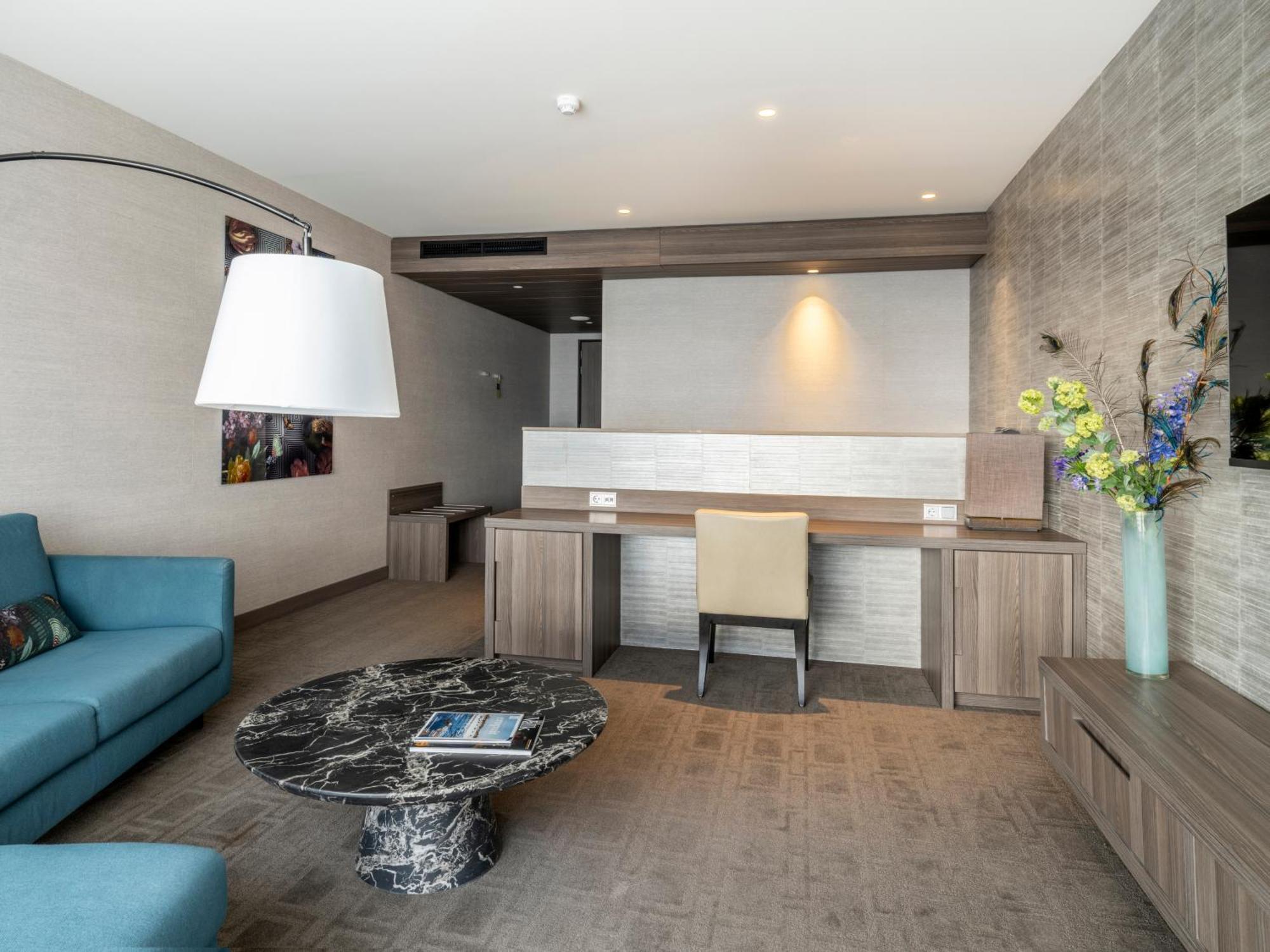 Business Suite,1499986567:JPEG