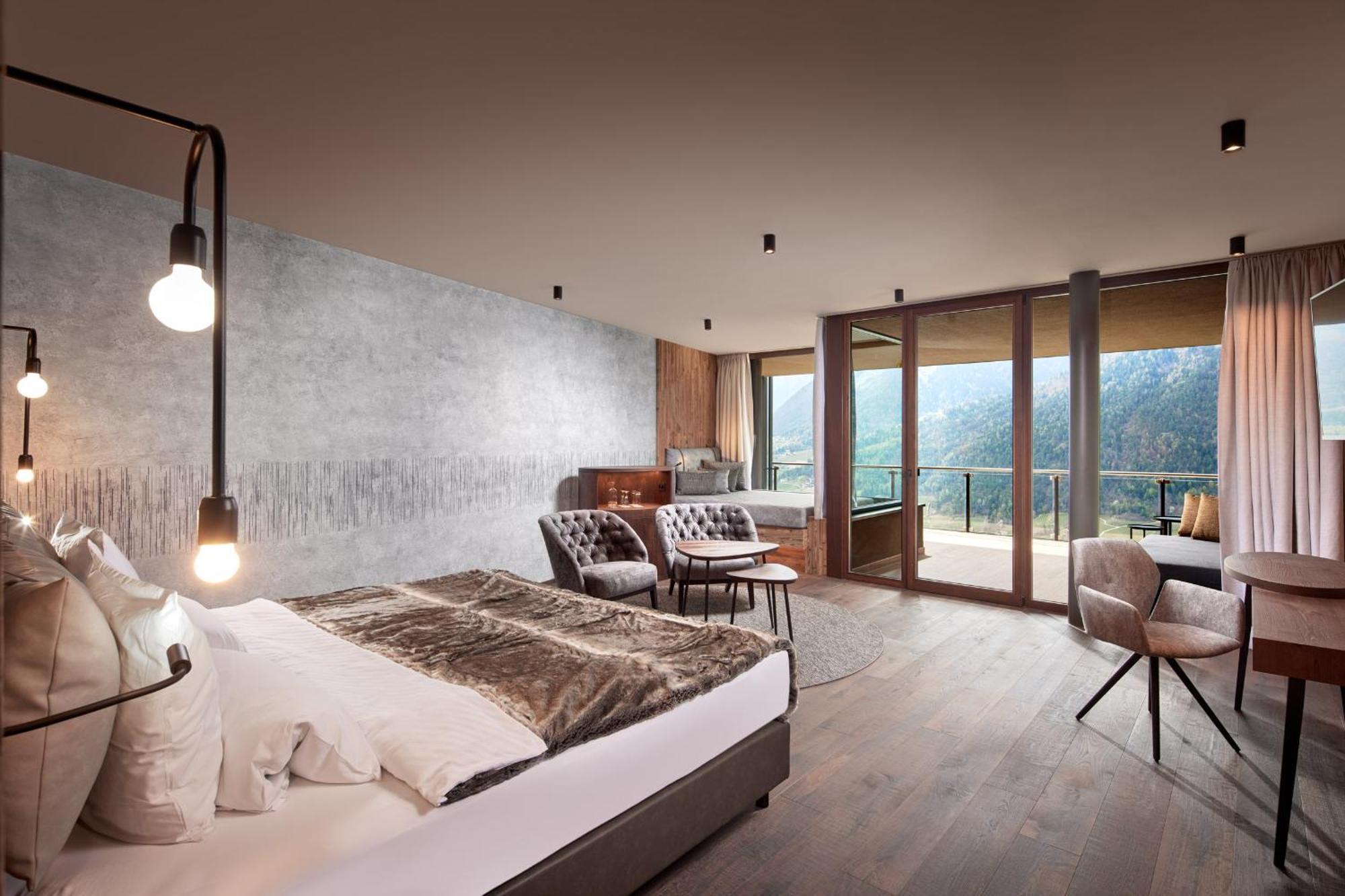 Suite with Mountain View,1499532886:JPEG