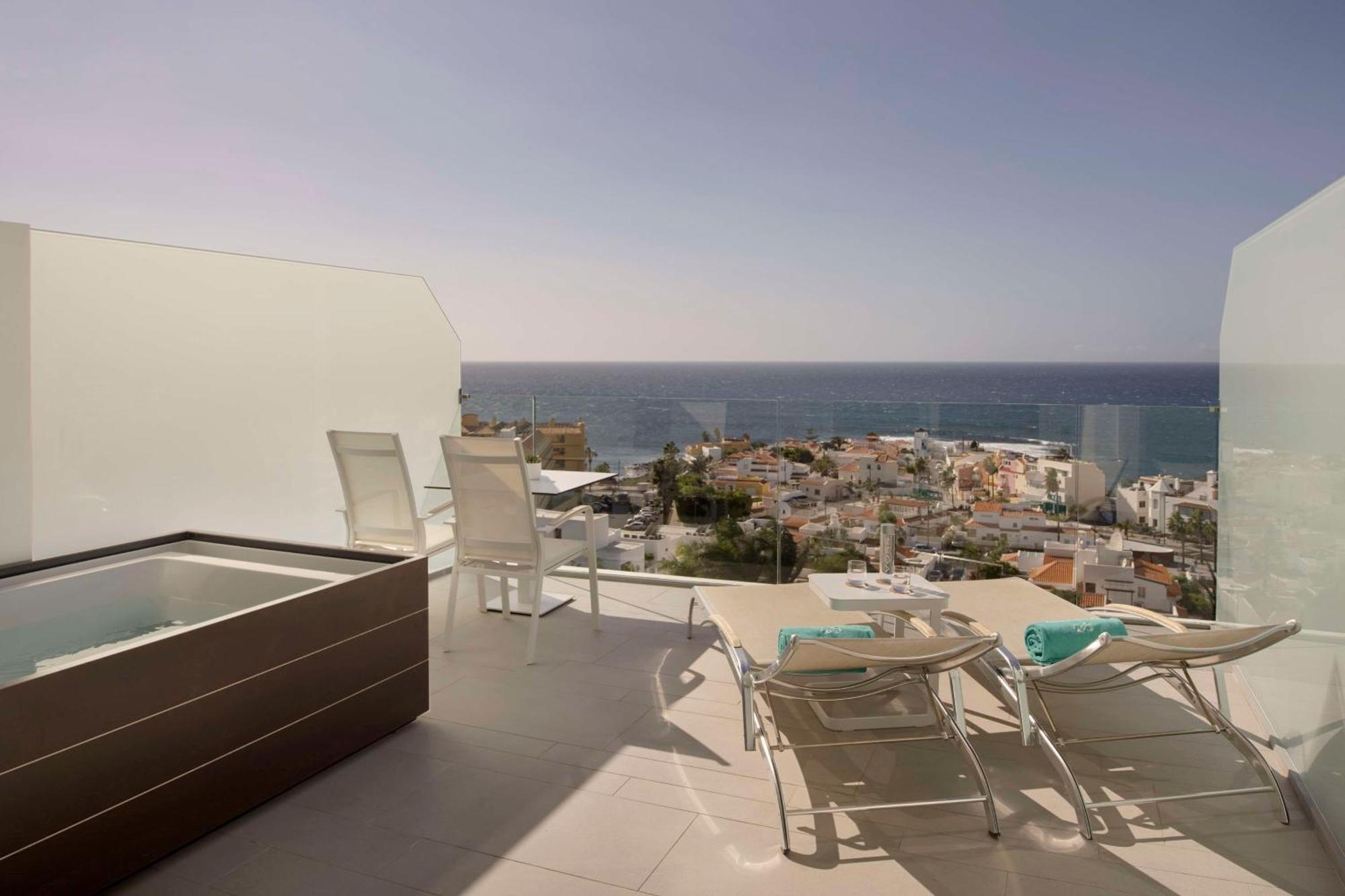 Suite Junior sea view hot tub