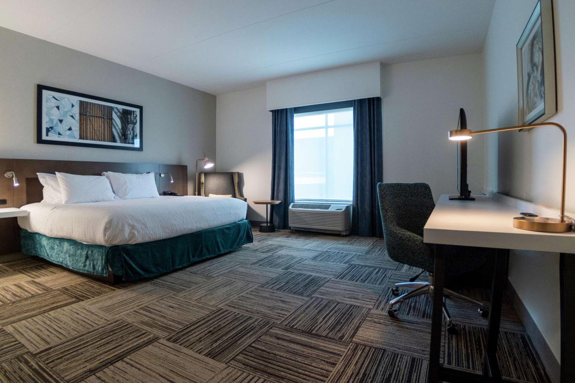 Deluxe King Room,1509335011:JPEG