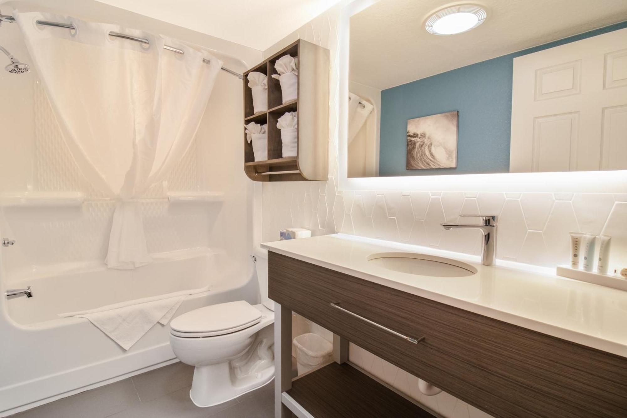 Paradise Oceanfront Deluxe Two Bedroom Condo,1500125440:JPEG