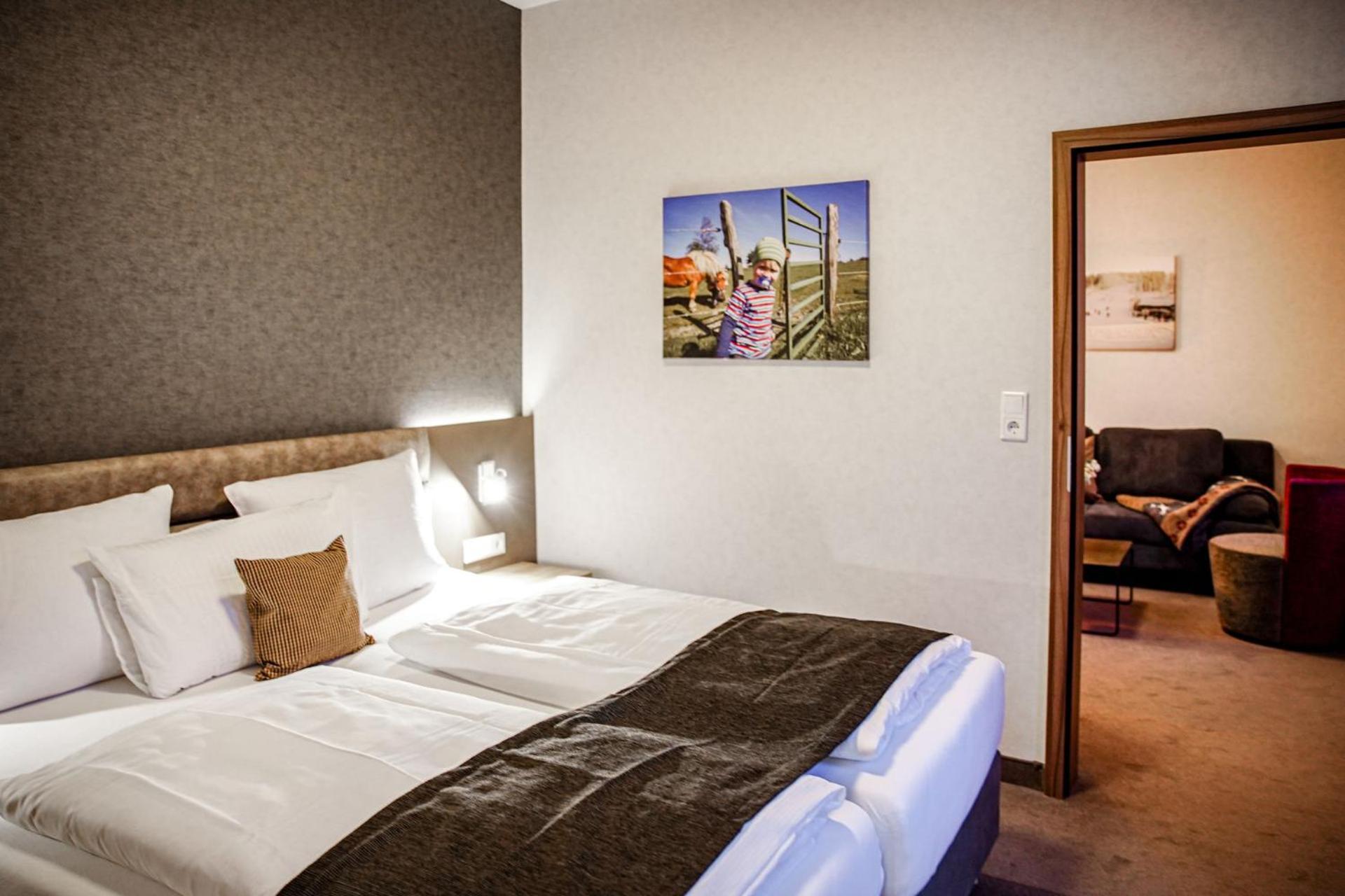 Large Double Room,1500915364:JPEG