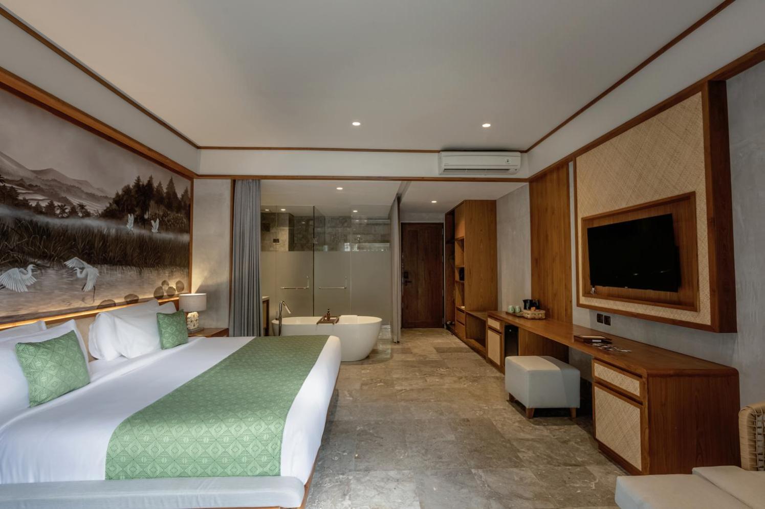 Suite with Free Benefit,1506405181:JPEG