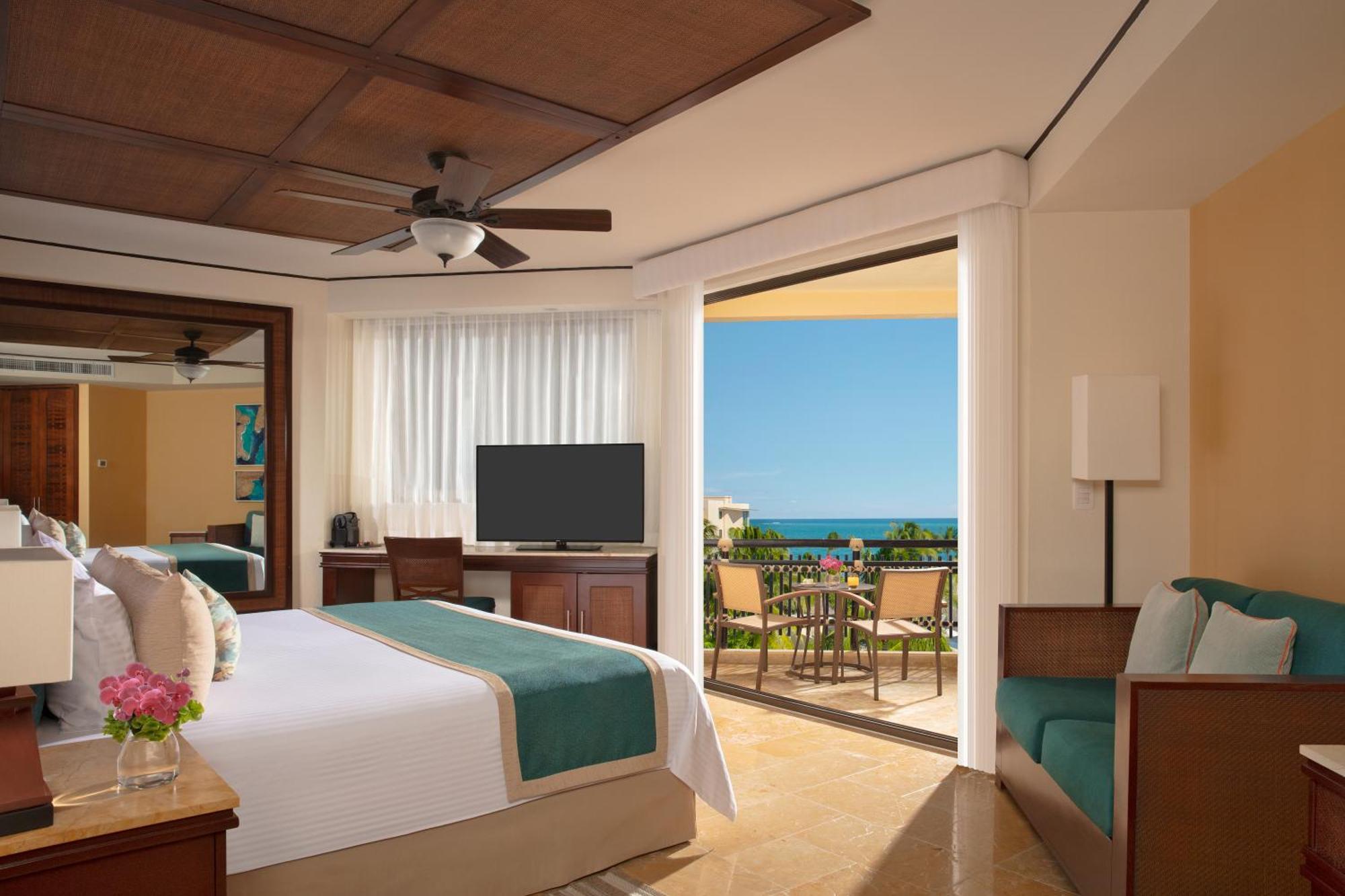 Preferred Club Ocean View Outdoor Jacuzzi King bed,1498704694:JPEG
