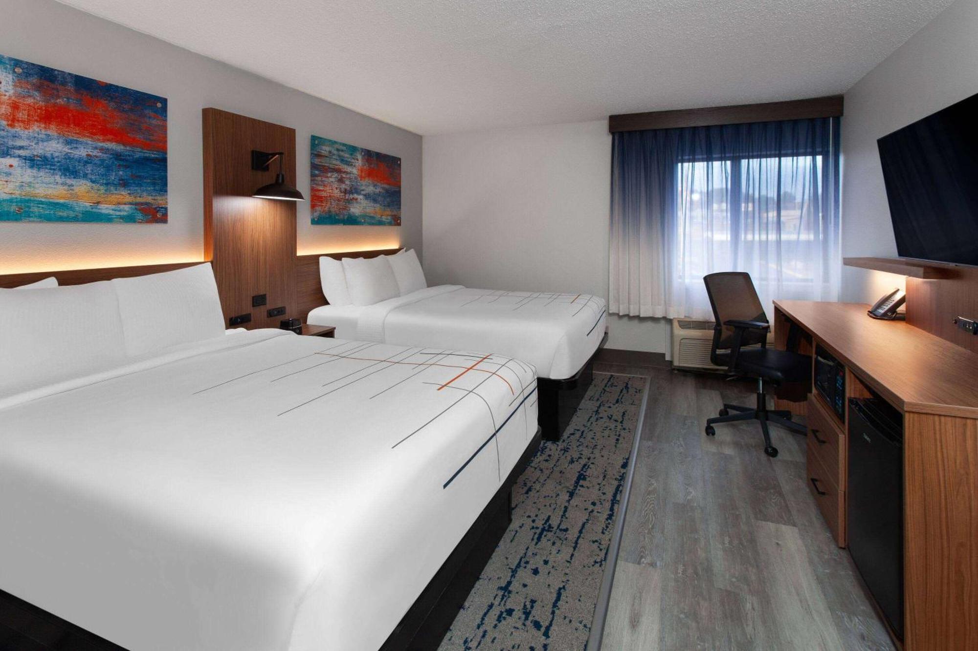 Deluxe Queen Room Two Queen Beds Non-Smoking
