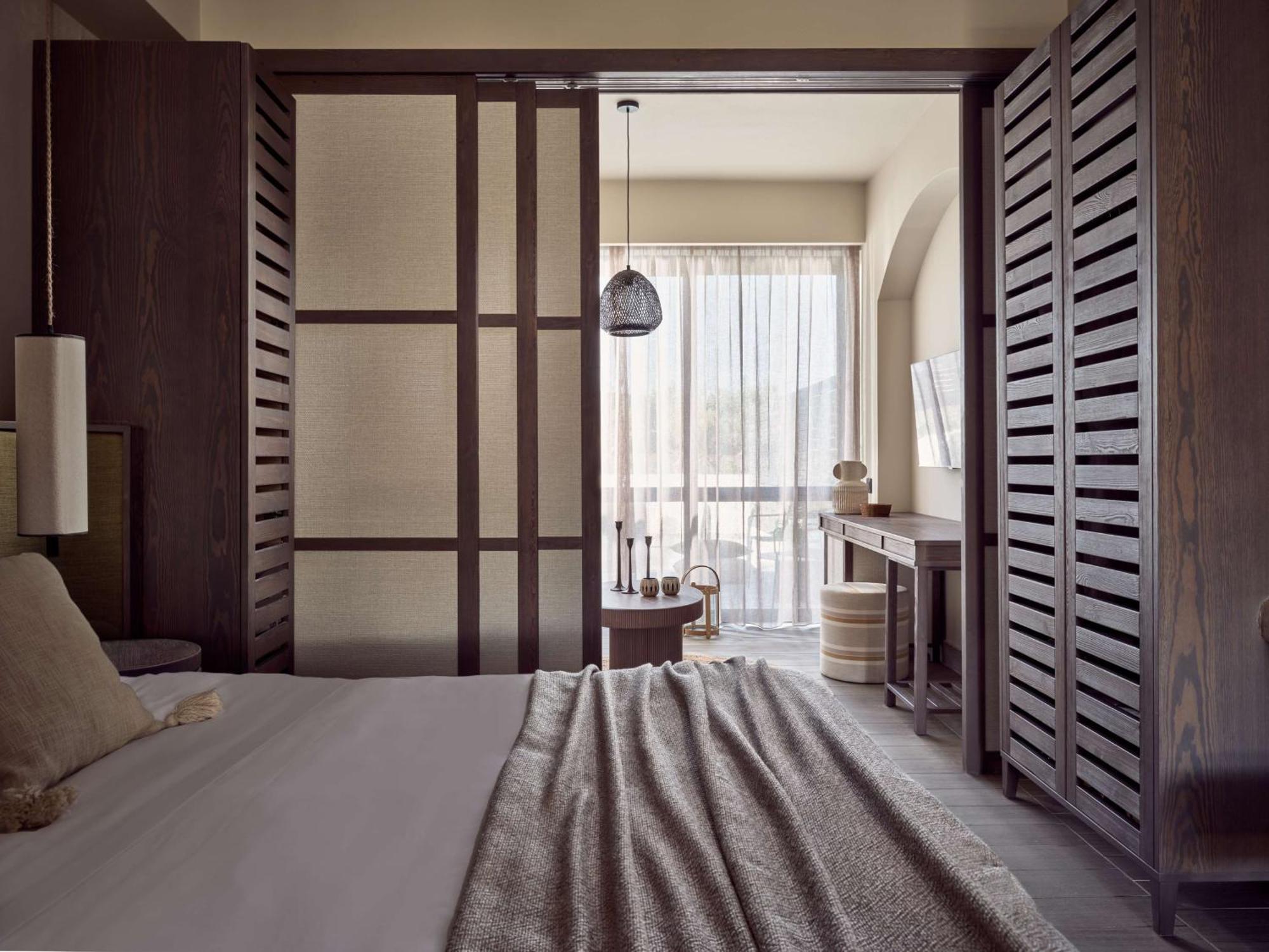 Evergreen Junior King Suite Balcony
