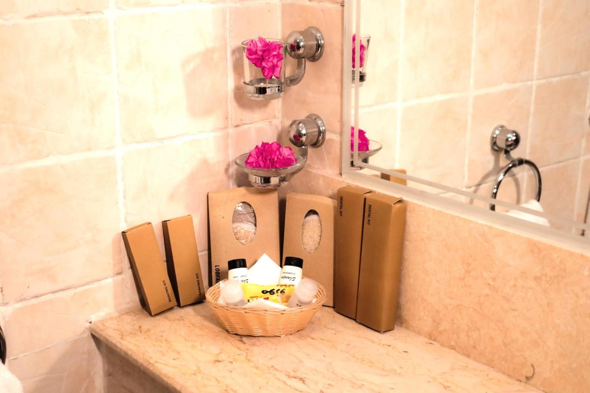 Standard Room with Garden View,1528130446:JPEG