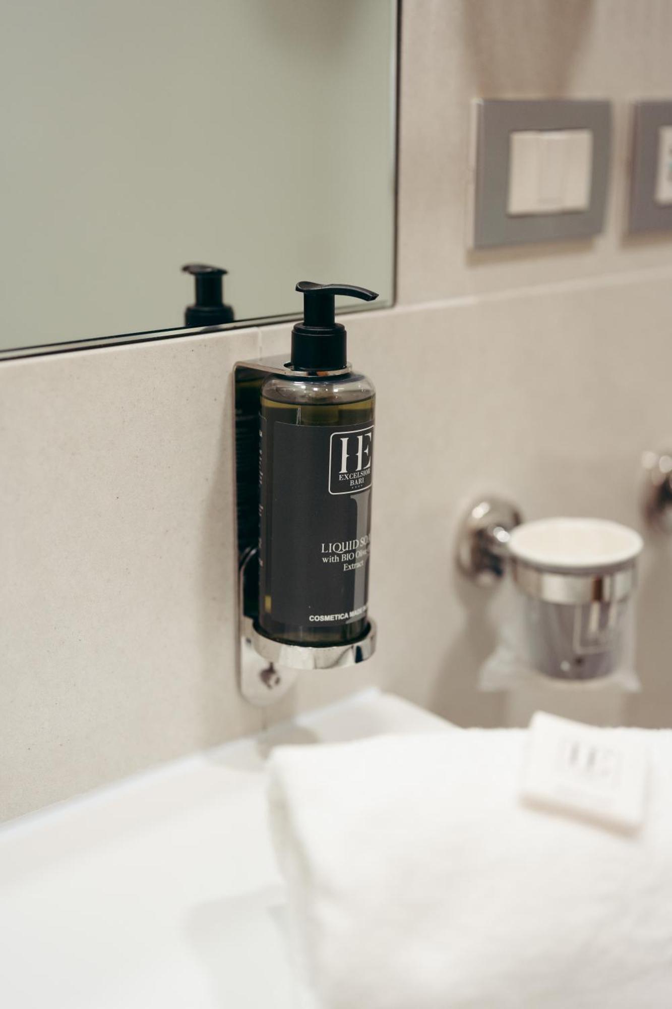 Double Room,1529306233:JPEG