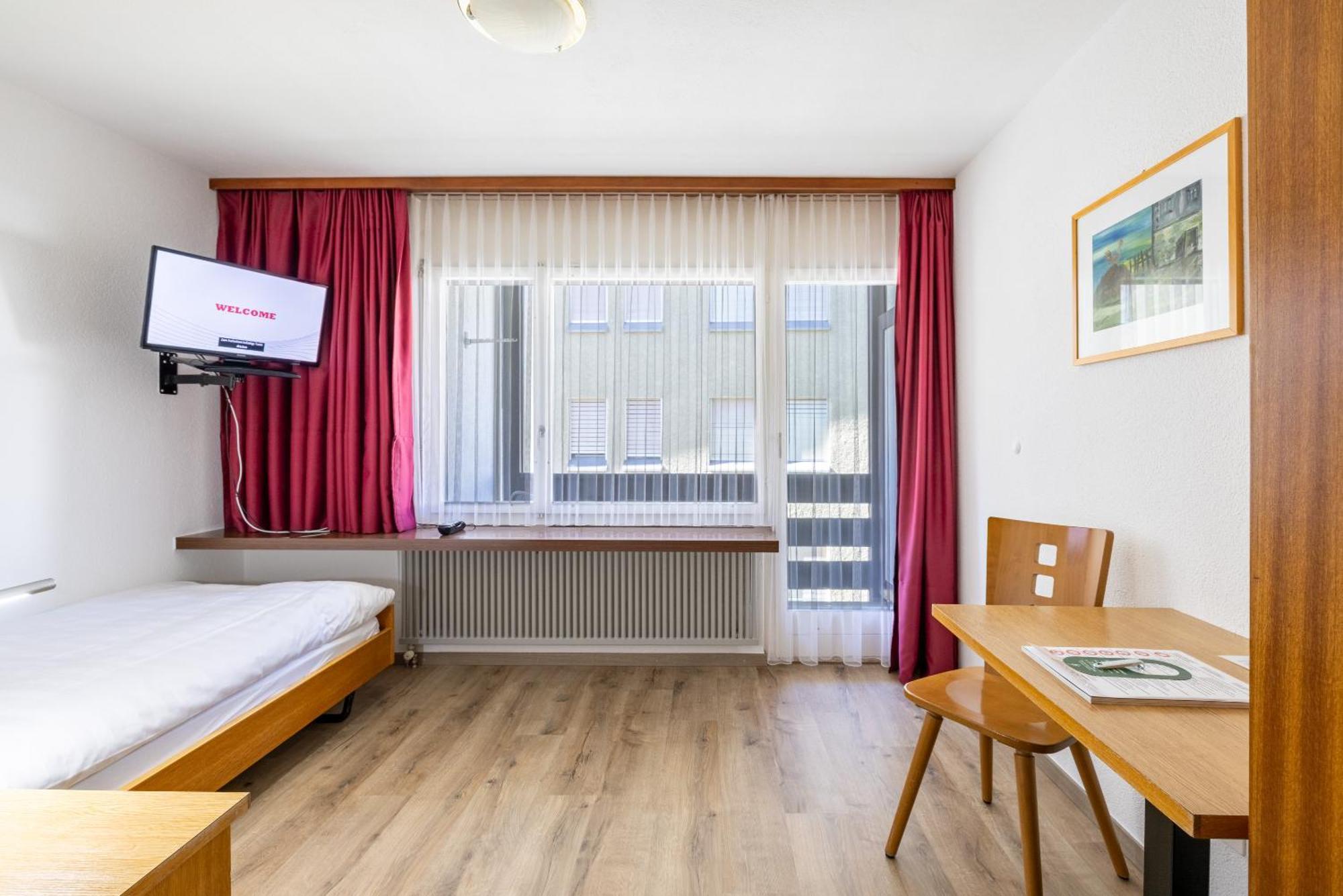 Single Room,1533496168:JPEG