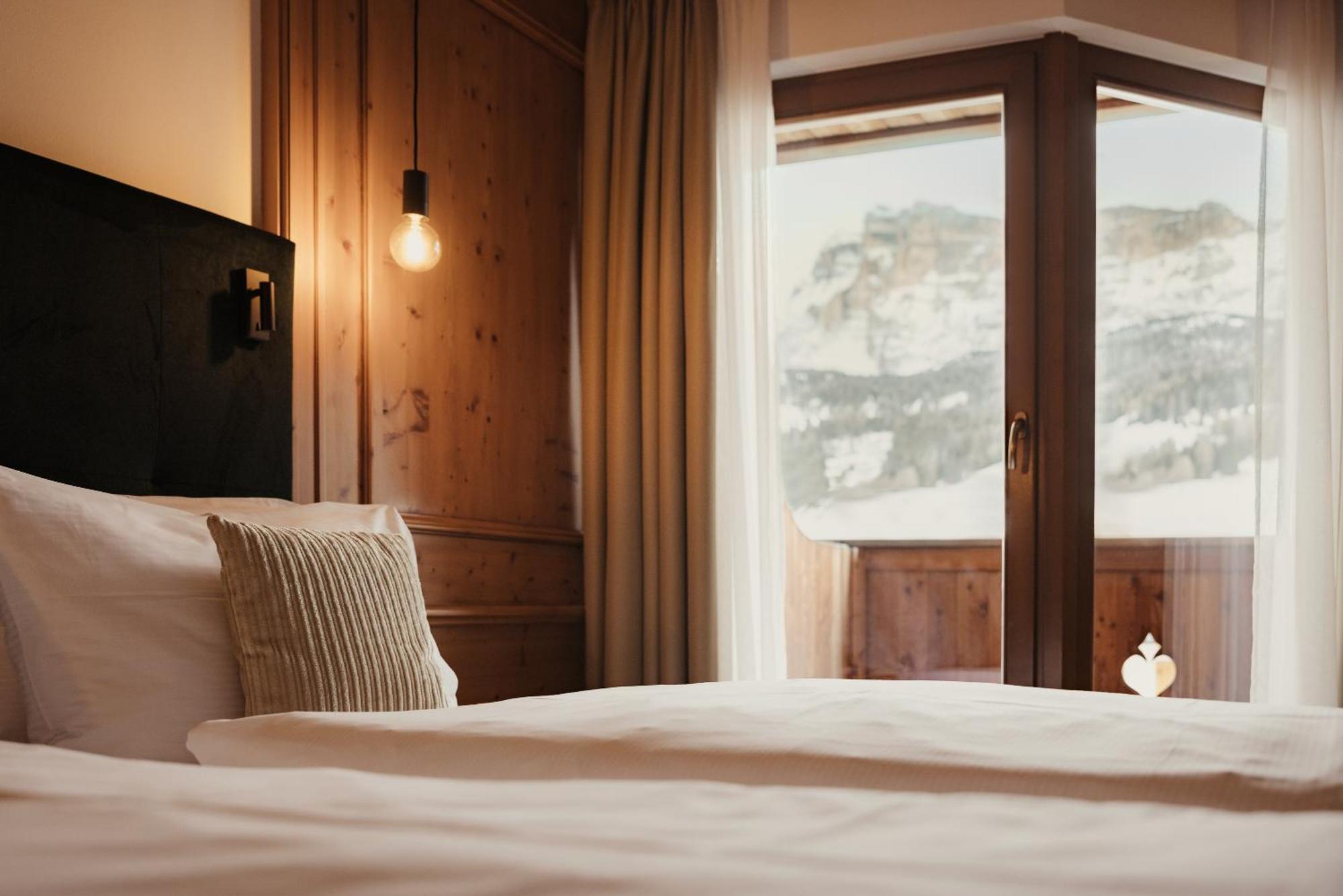 Double Room with Mountain View,1534479439:JPEG