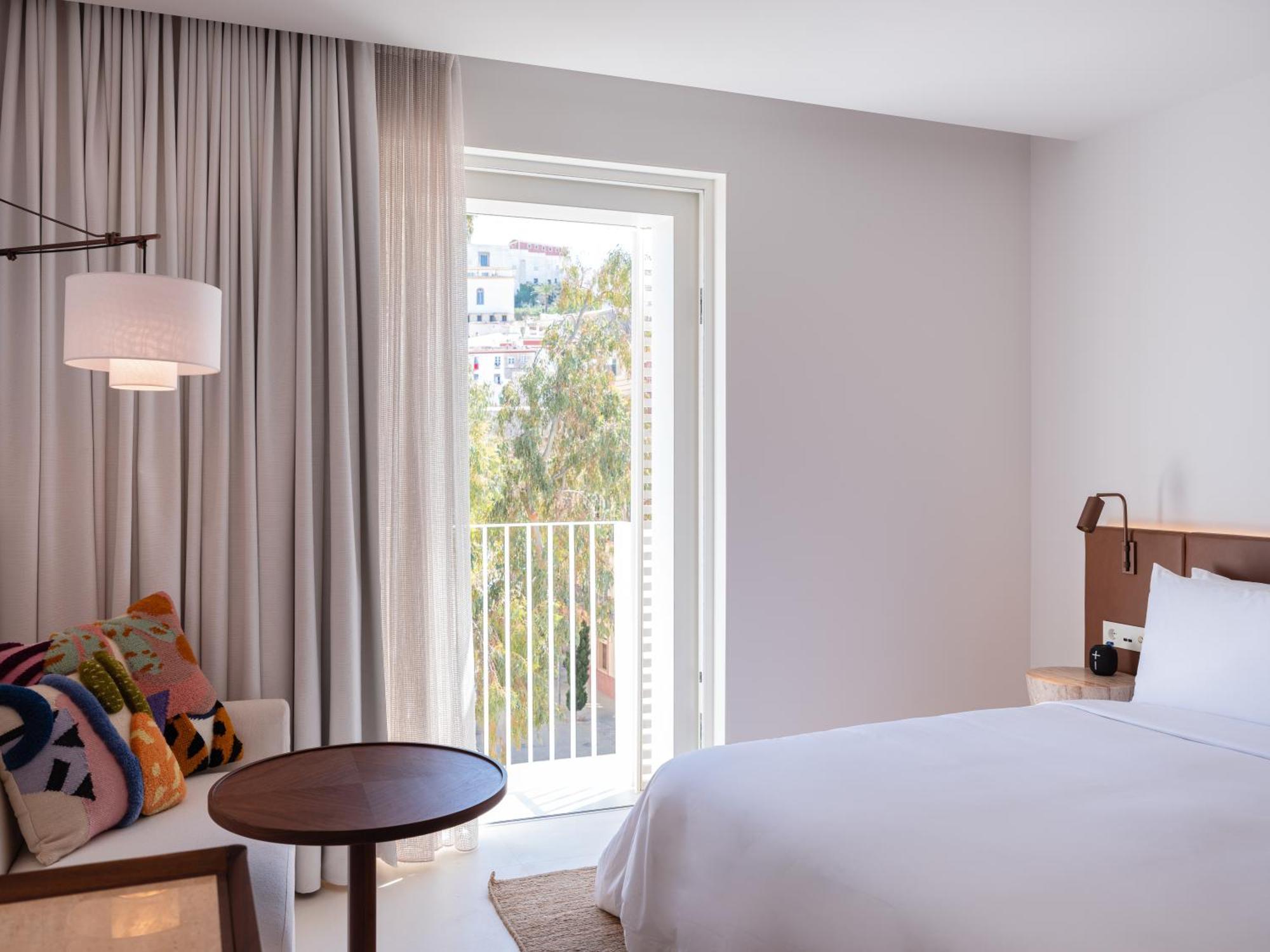 Deluxe King,1535647150:JPEG