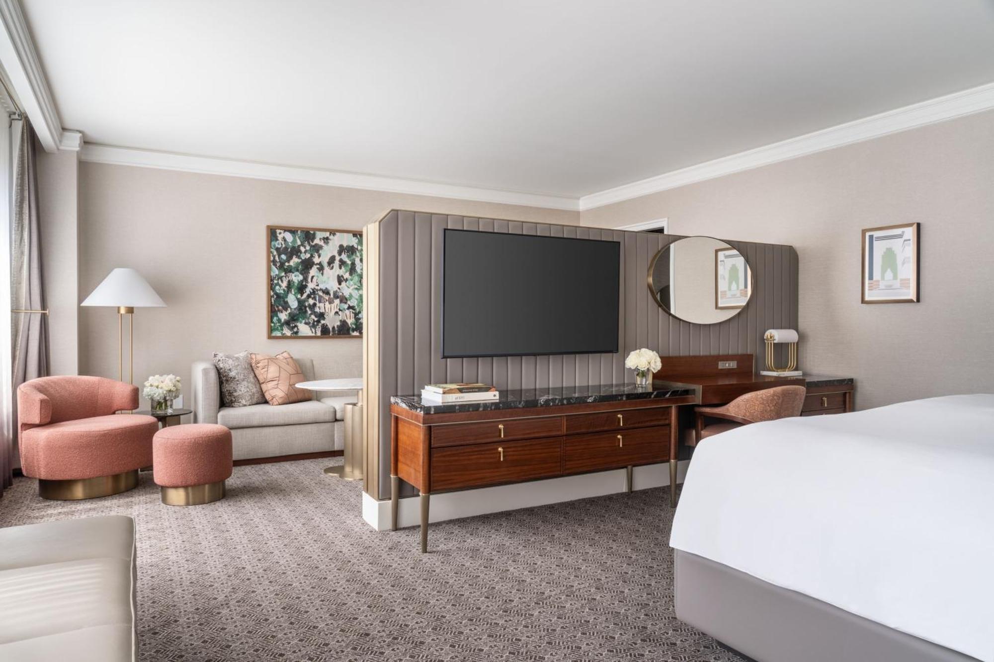 One-Bedroom King Suite Sofa Bed,1548361573:JPEG