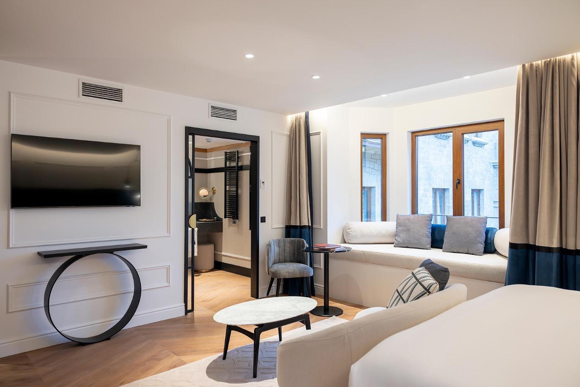 Deluxe Room,1537482871:JPEG