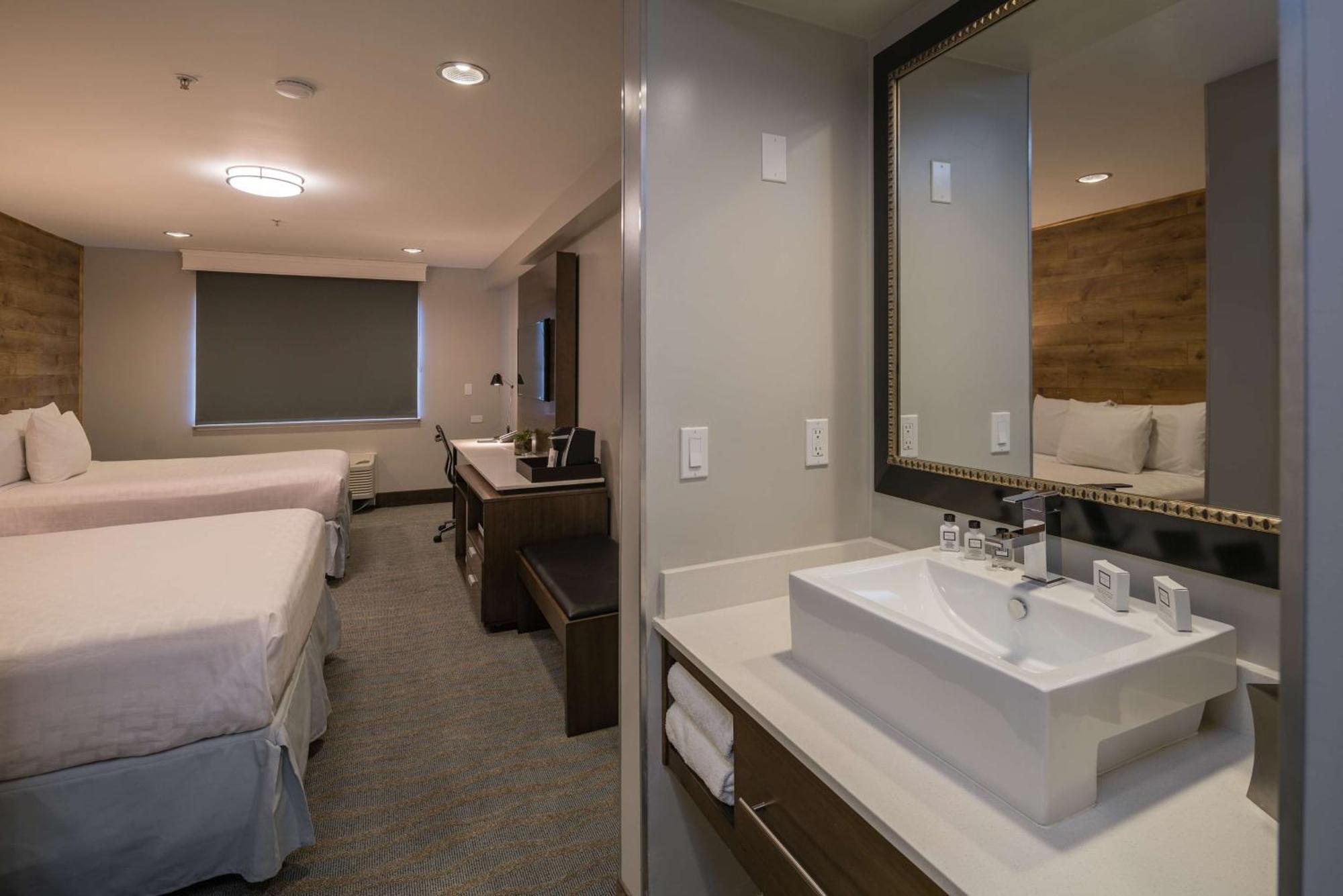 Queen Room Two Queen Beds Non-Smoking