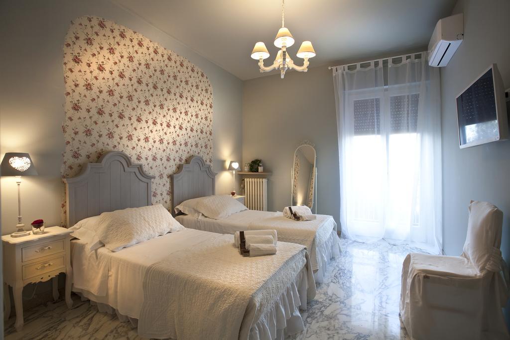 Quarto Duplo com Banheiro Privativo Externo