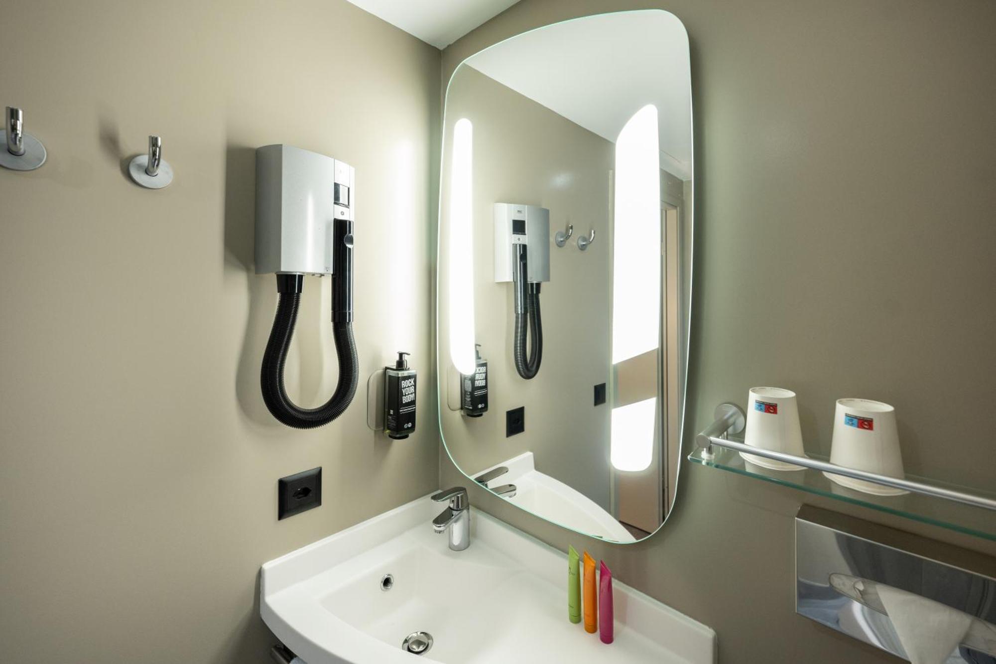 Double Room,1540510495:JPEG