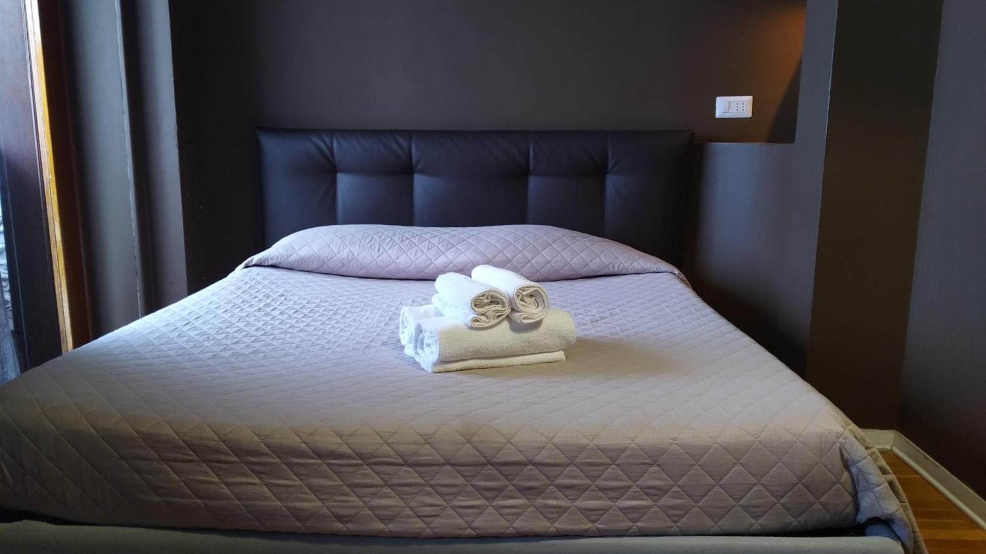 Double Room with Balcony,1541475187:JPEG