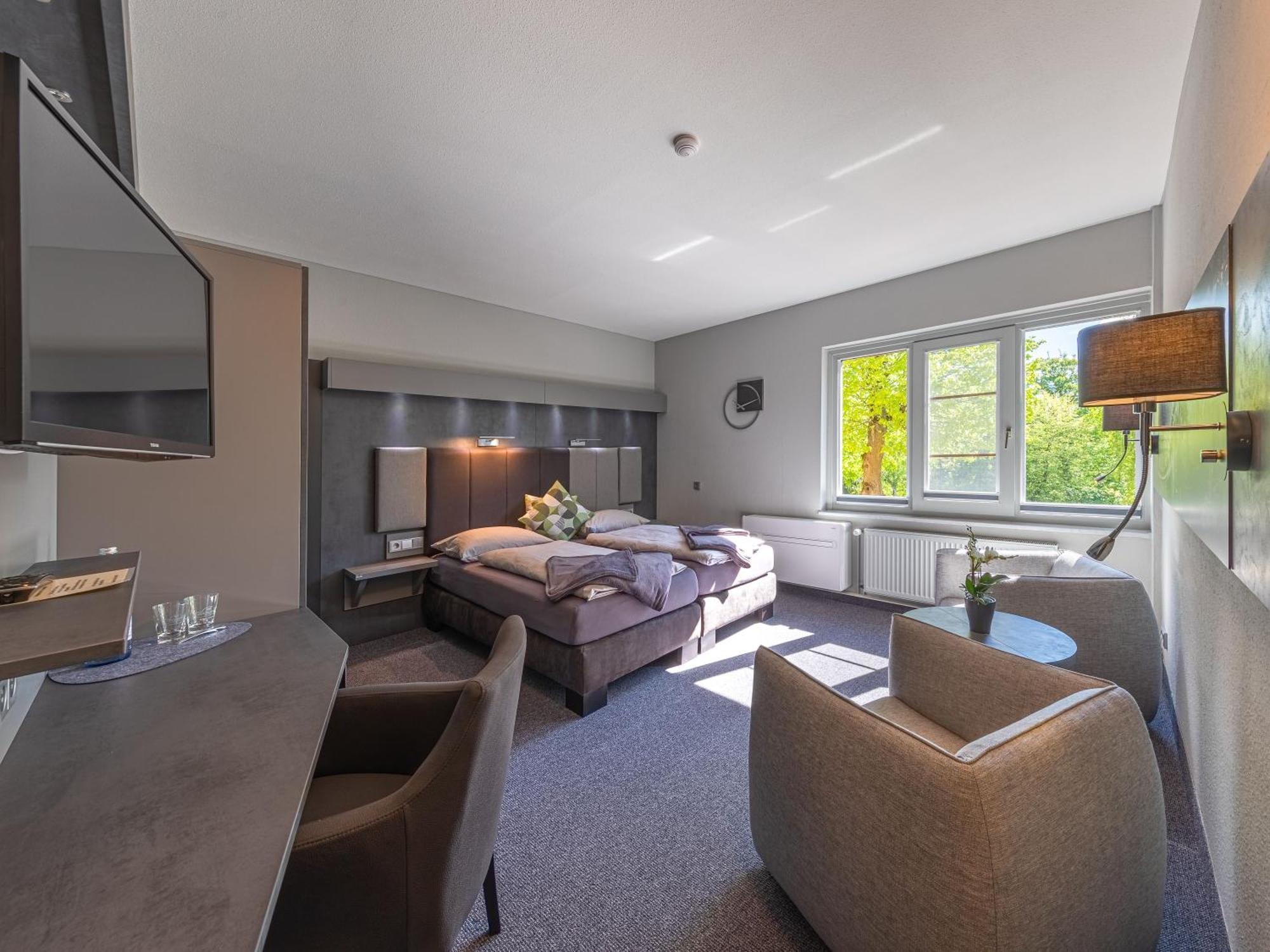 Double Room,1541774794:JPEG