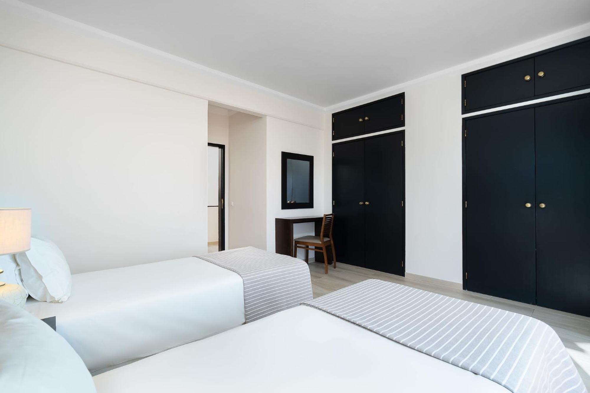 Superior Three-Bedroom Apartment,1541973739:JPEG