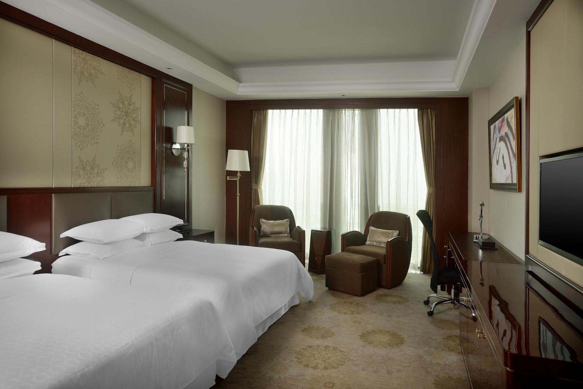 Club Twin Room
