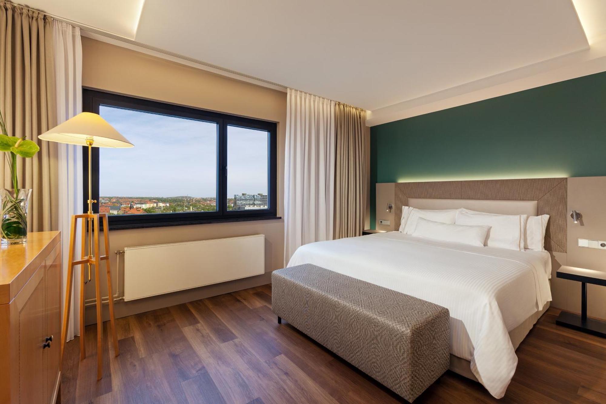 1 Bedroom Executive Suite, 1 King, City view, Top floor,1706329716:JPEG