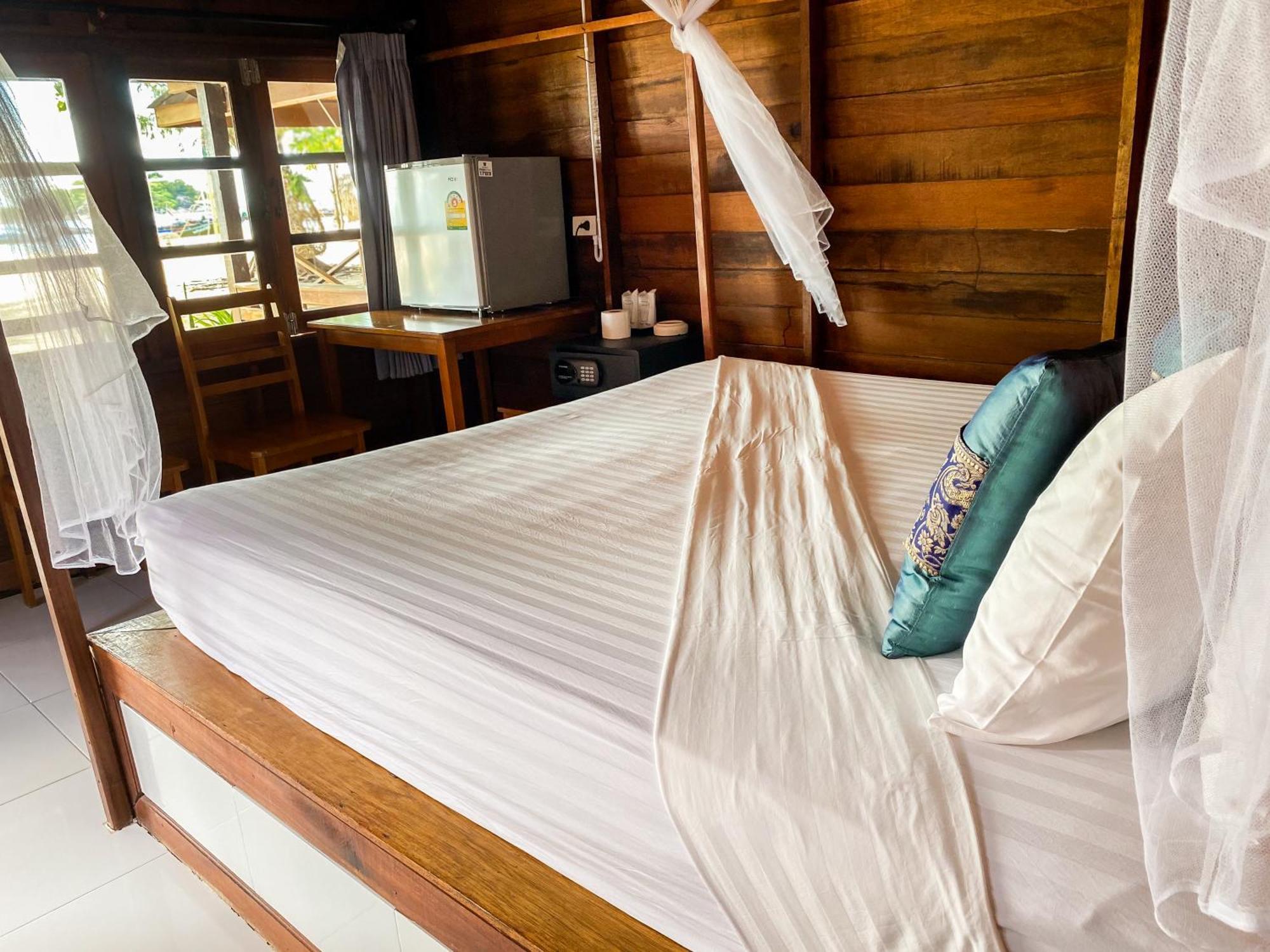 Beachfront Deluxe Bungalow