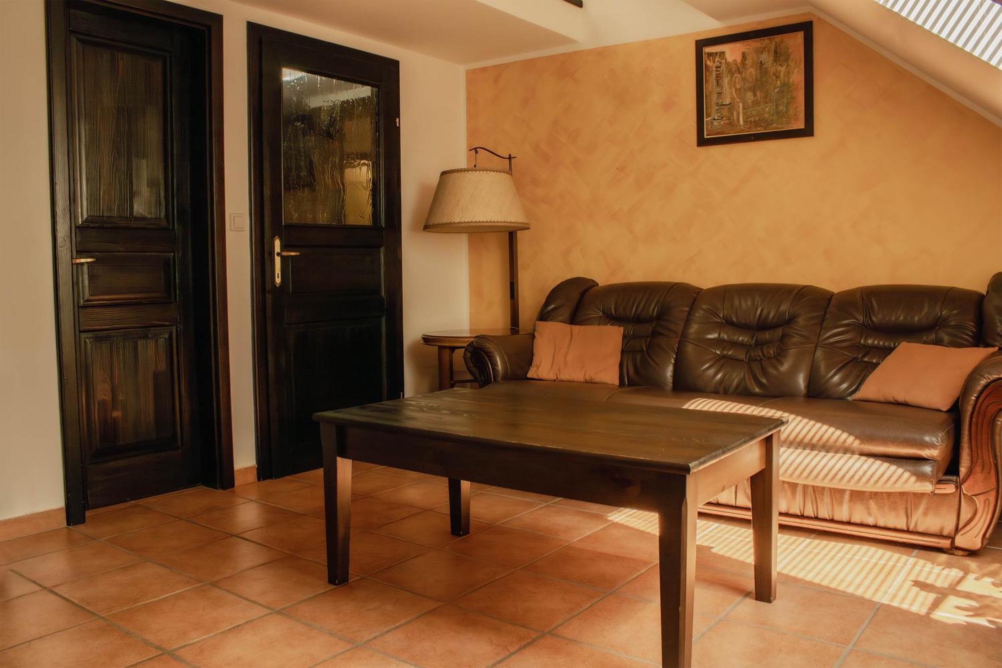 Studio Apartment,1548150430:JPEG