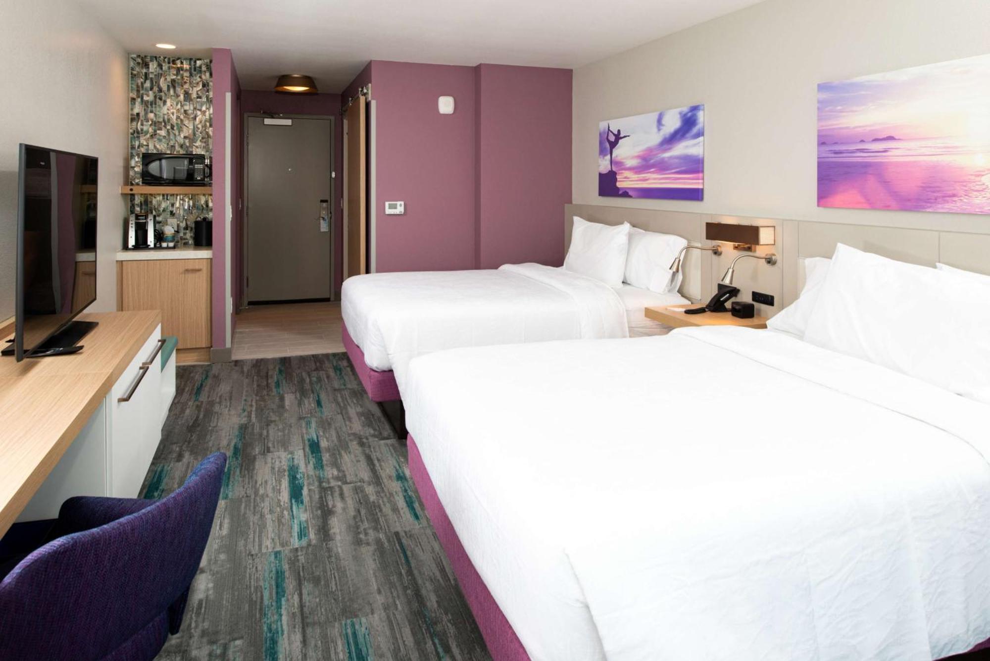 Queen Room with Two Queen Beds - Hearing Access