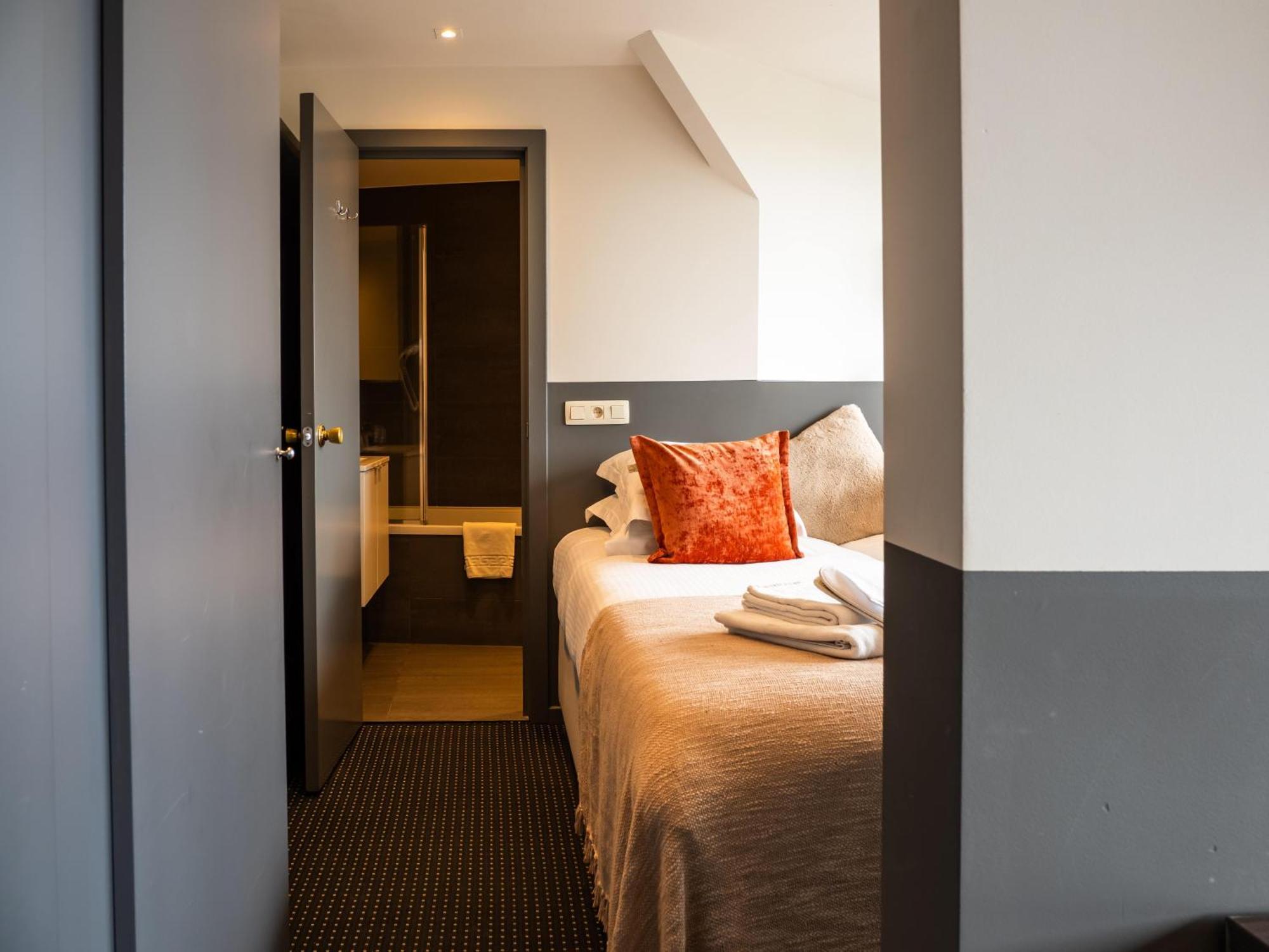 Standard Quadruple Room,1549176529:JPEG