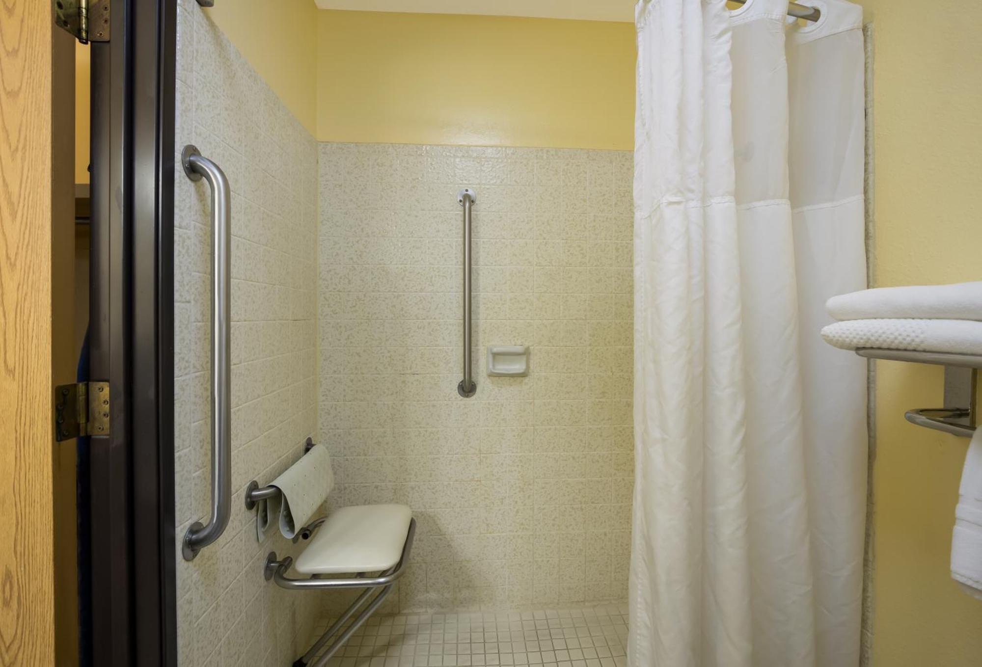 King Room - Accessible/Non-Smoking,1549865971:JPEG