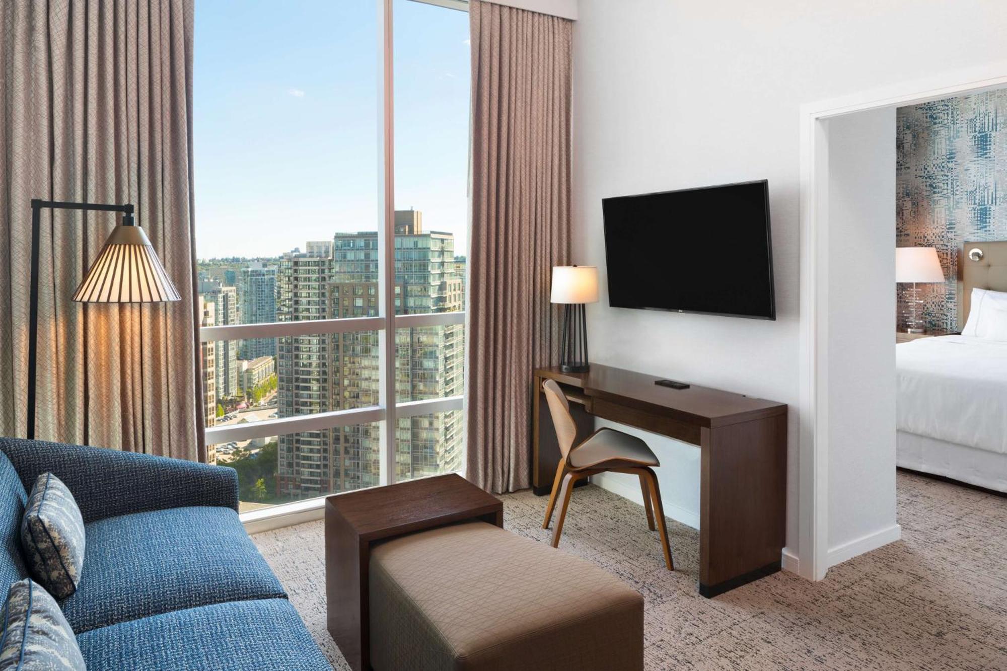 Two-Room Deluxe King Suite,1551445096:JPEG