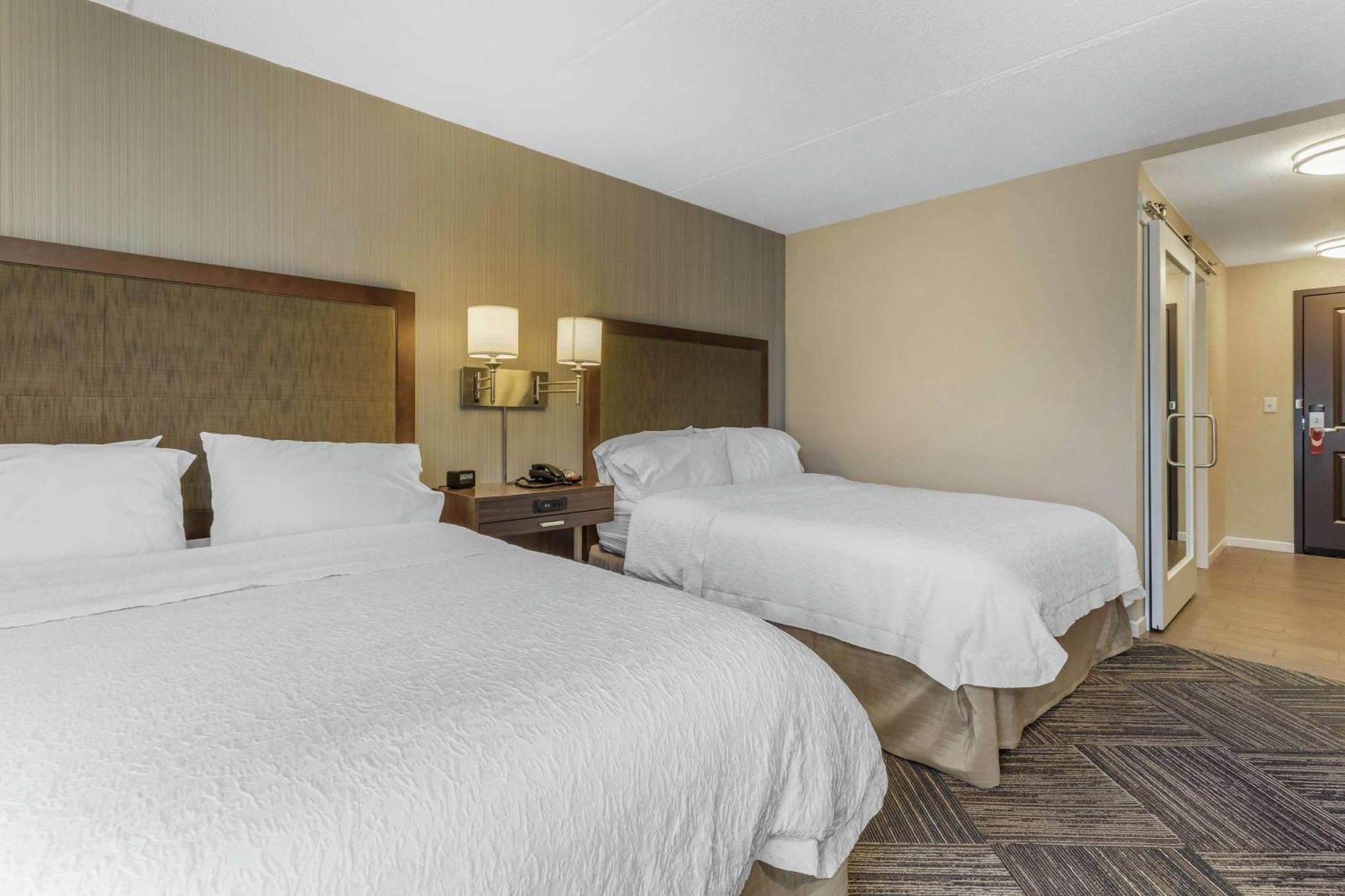 Queen Room Two Queen Beds Mobility Hearing Access or Non-Smoking