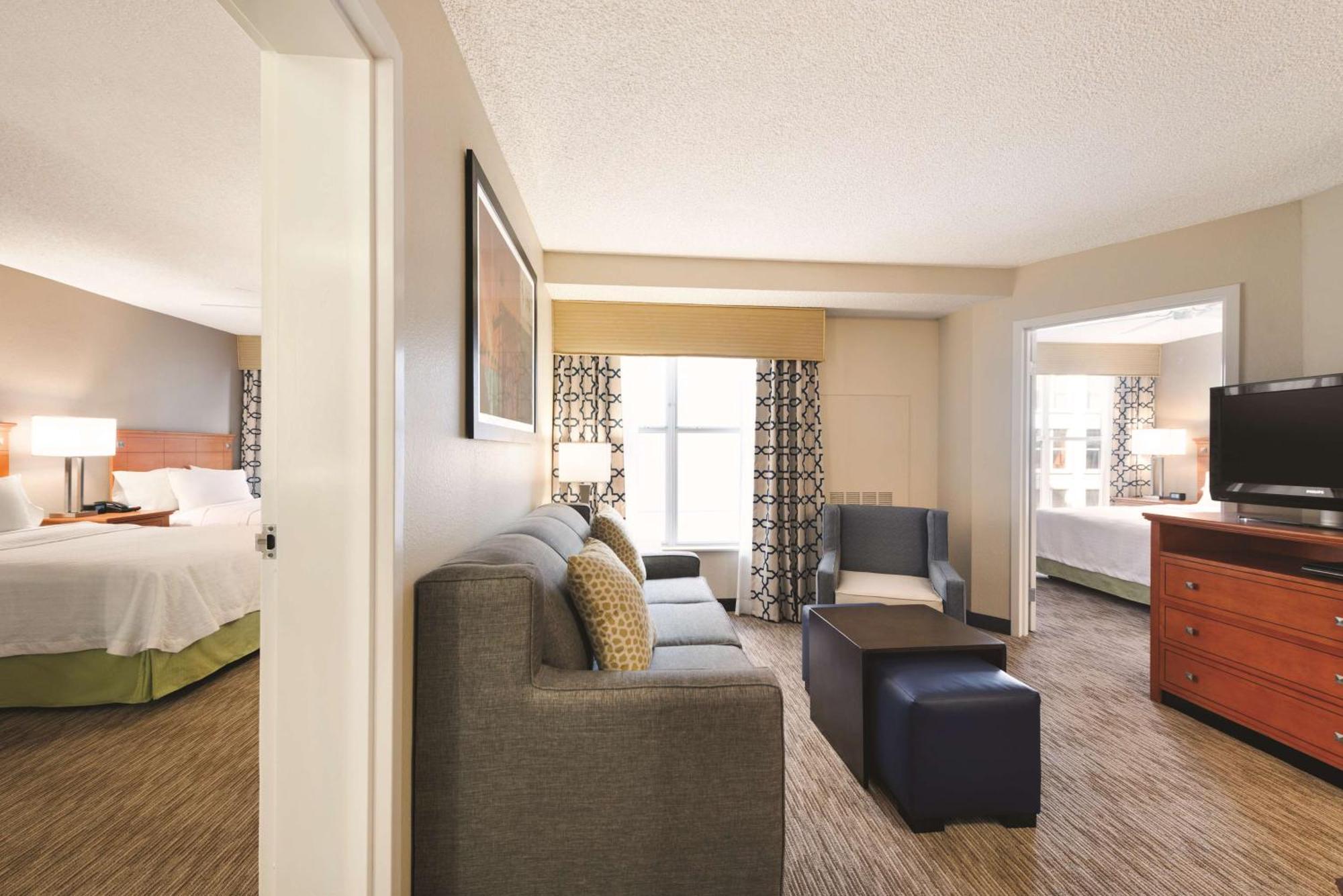Two-Bedroom Suite One King Two Double Beds Sofa Bed Non-Smoking,1552295452:JPEG