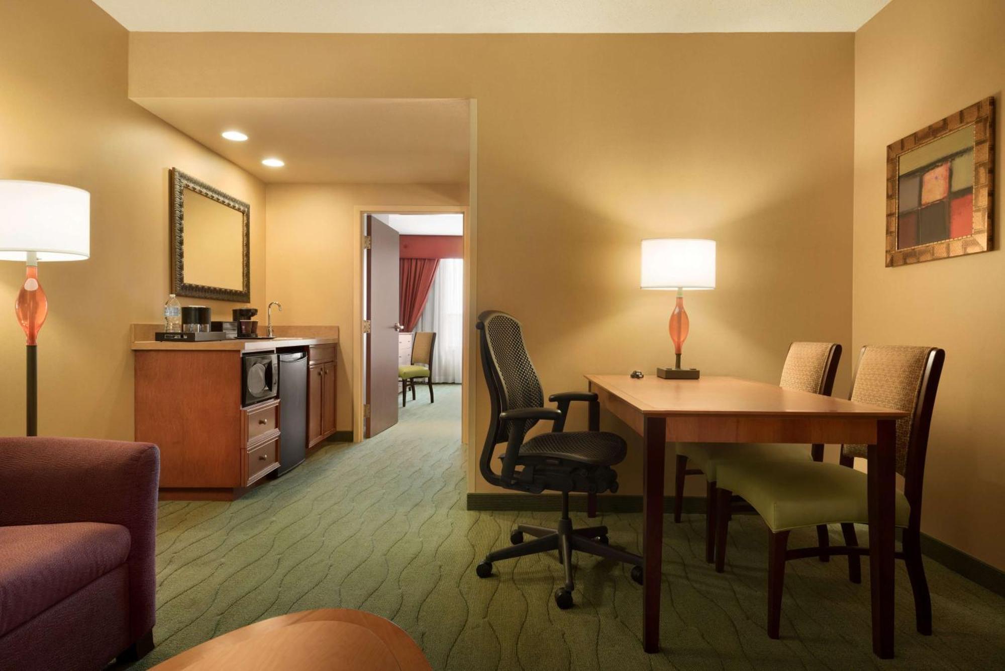 Suite Two Double Beds Non-Smoking