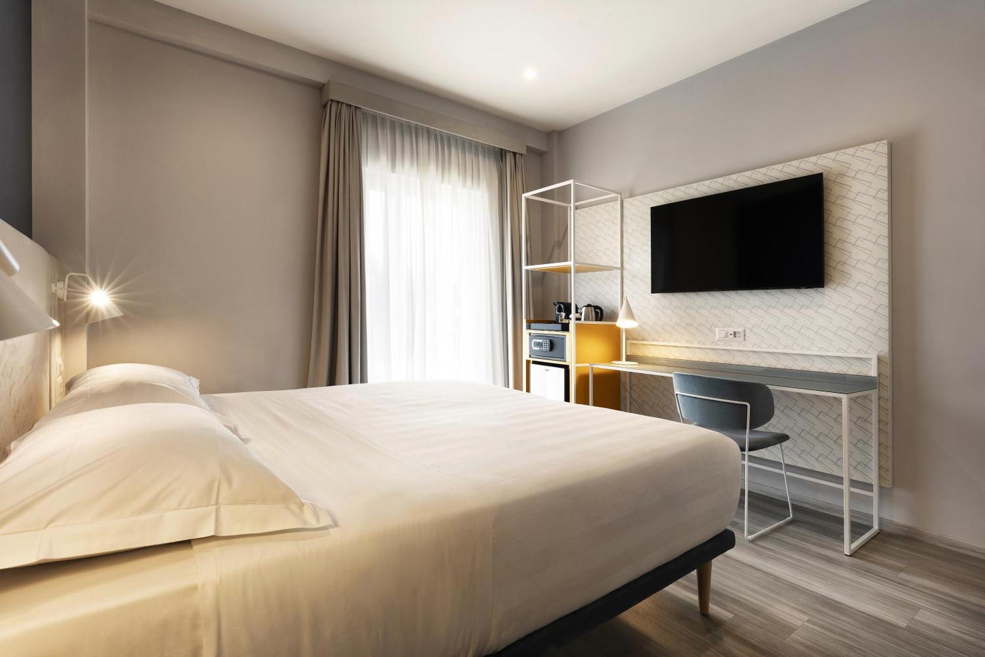Standard Double or Twin Room,1552366276:JPEG