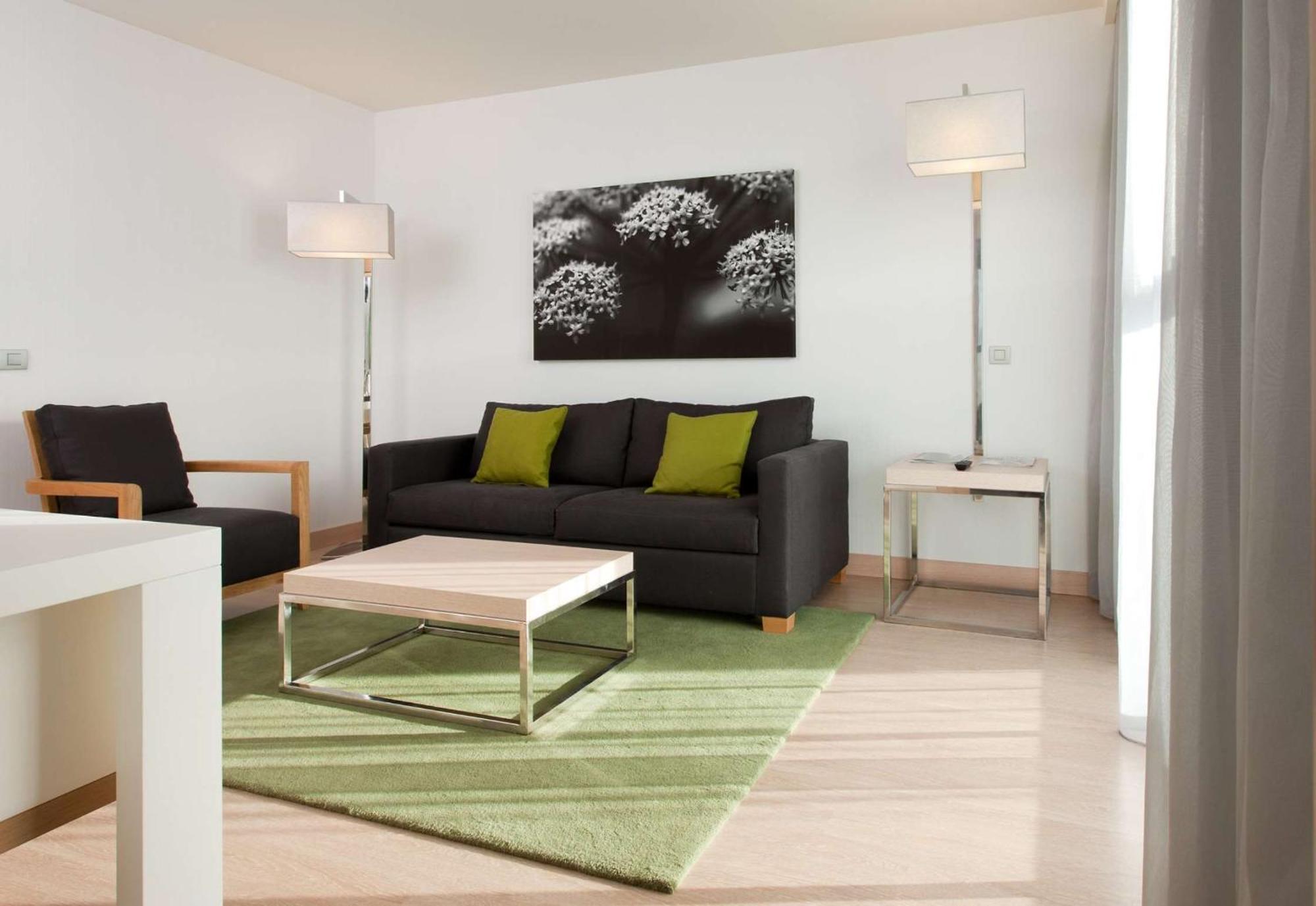 One-Bedroom King Suite