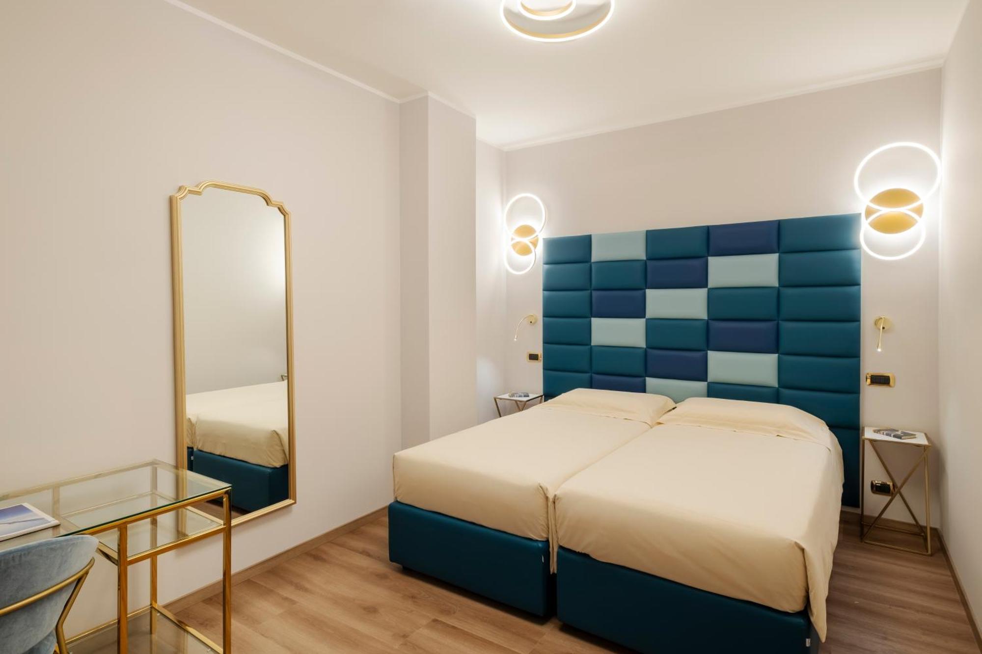 Deluxe Two-Bedroom Apartment Lake View
