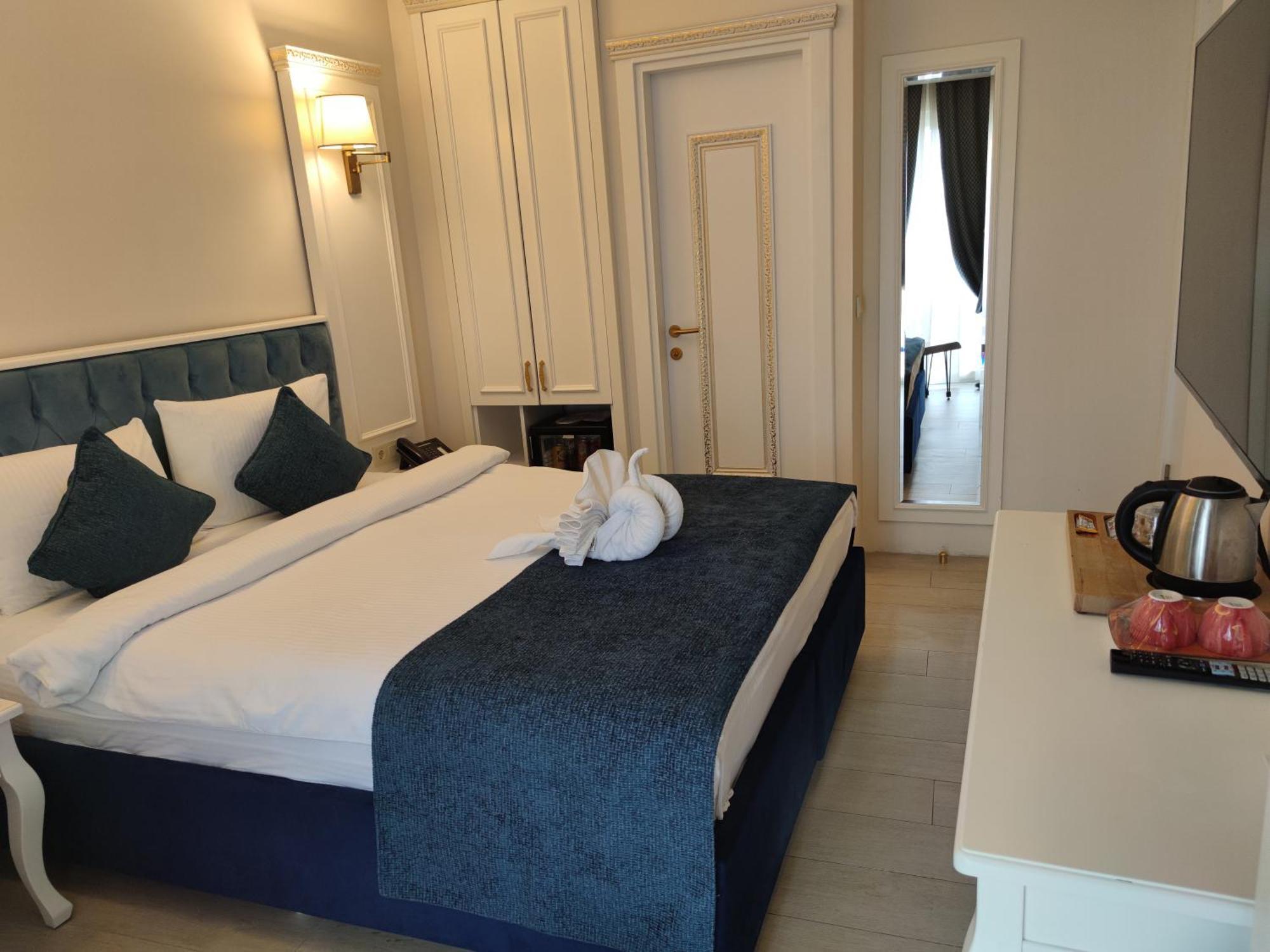 Deluxe Tweepersoonskamer met Zijdelings Uitzicht op Zee