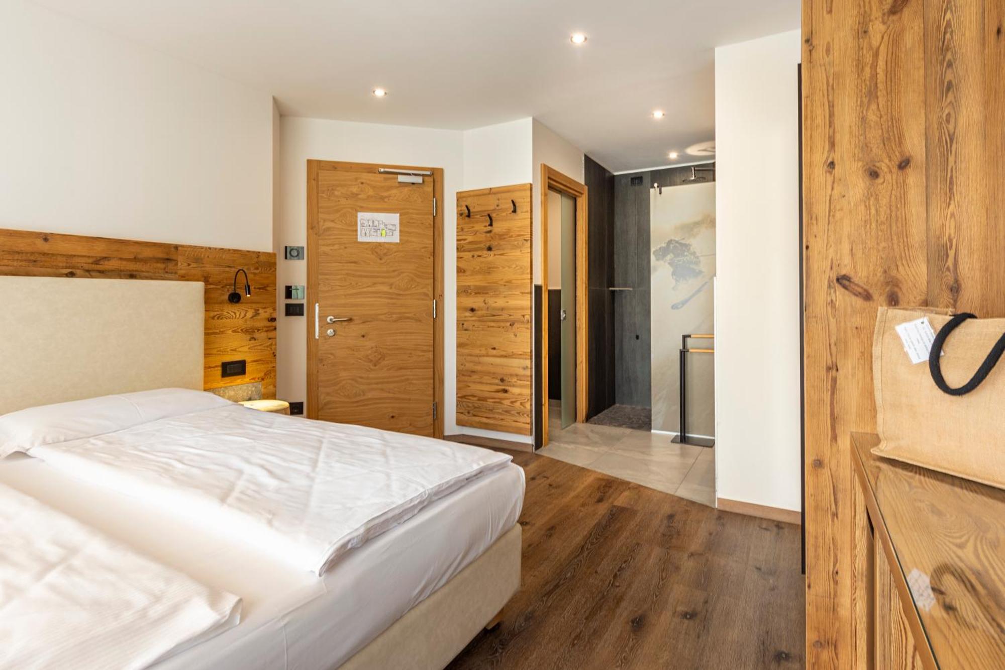 Standard Double Room,1553436253:JPEG