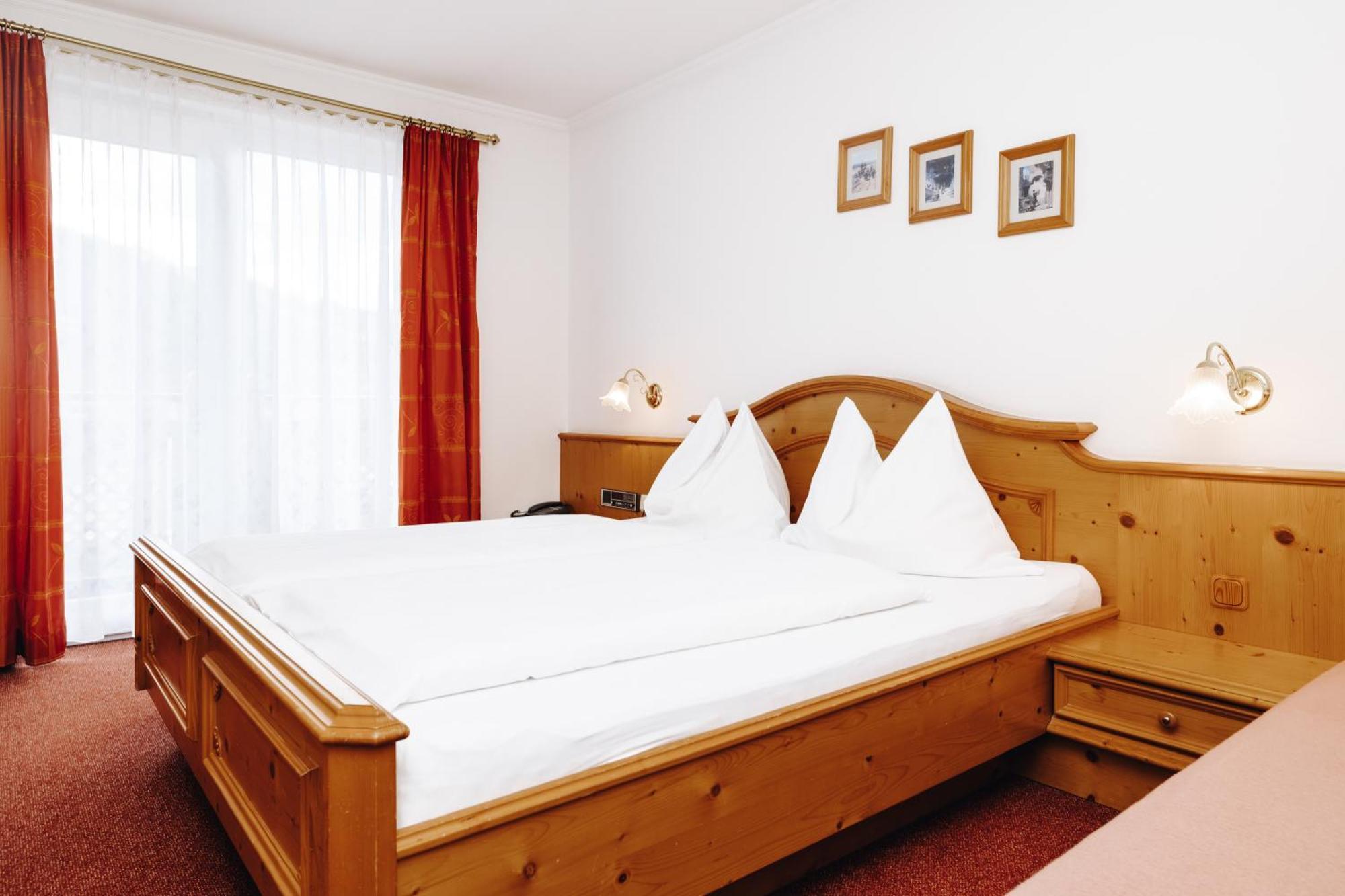 Double Room with Balcony (2 Adults + 1 Child),1554295804:JPEG