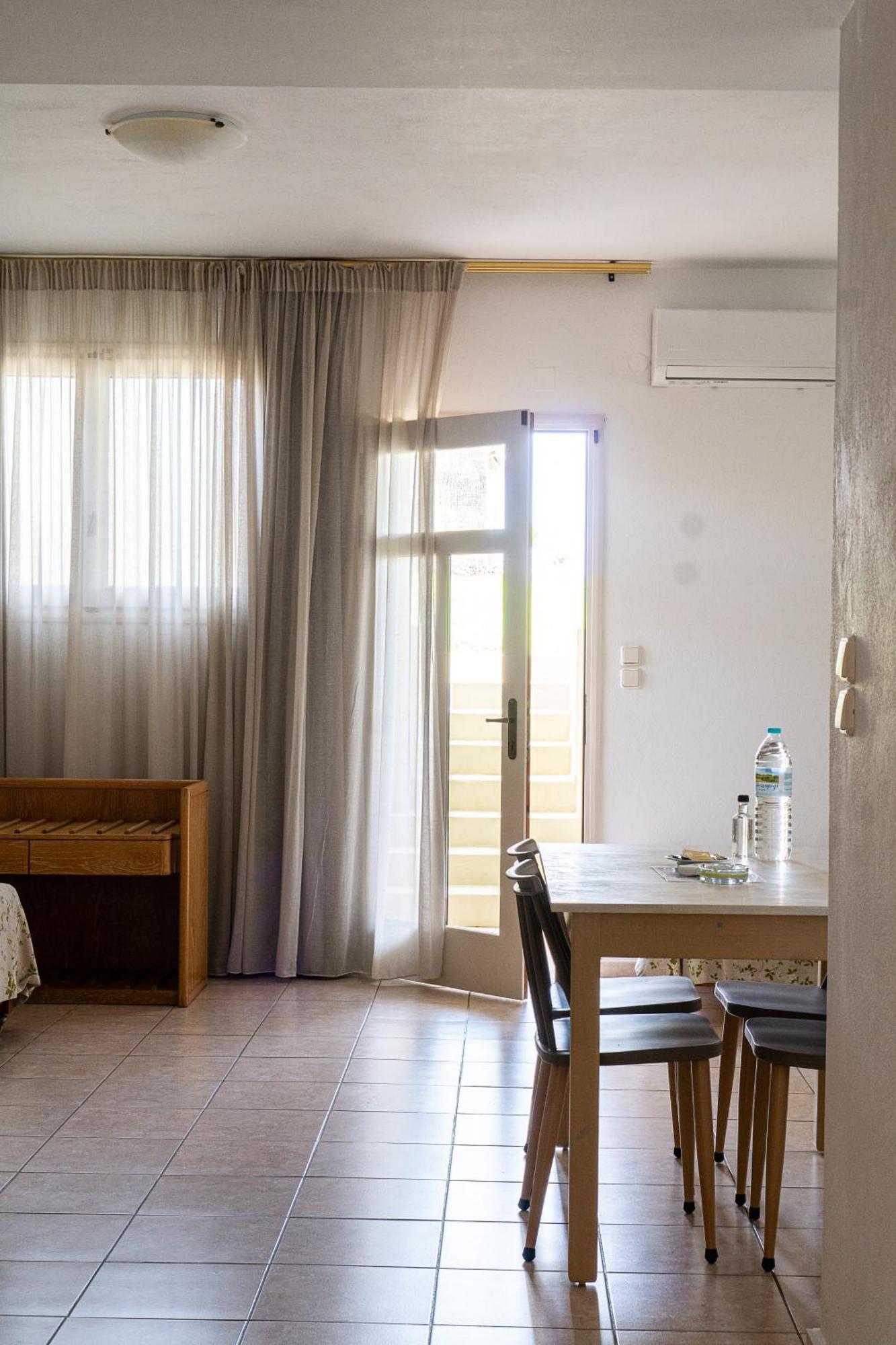 Economy One-Bedroom Apartment,1556118814:JPEG