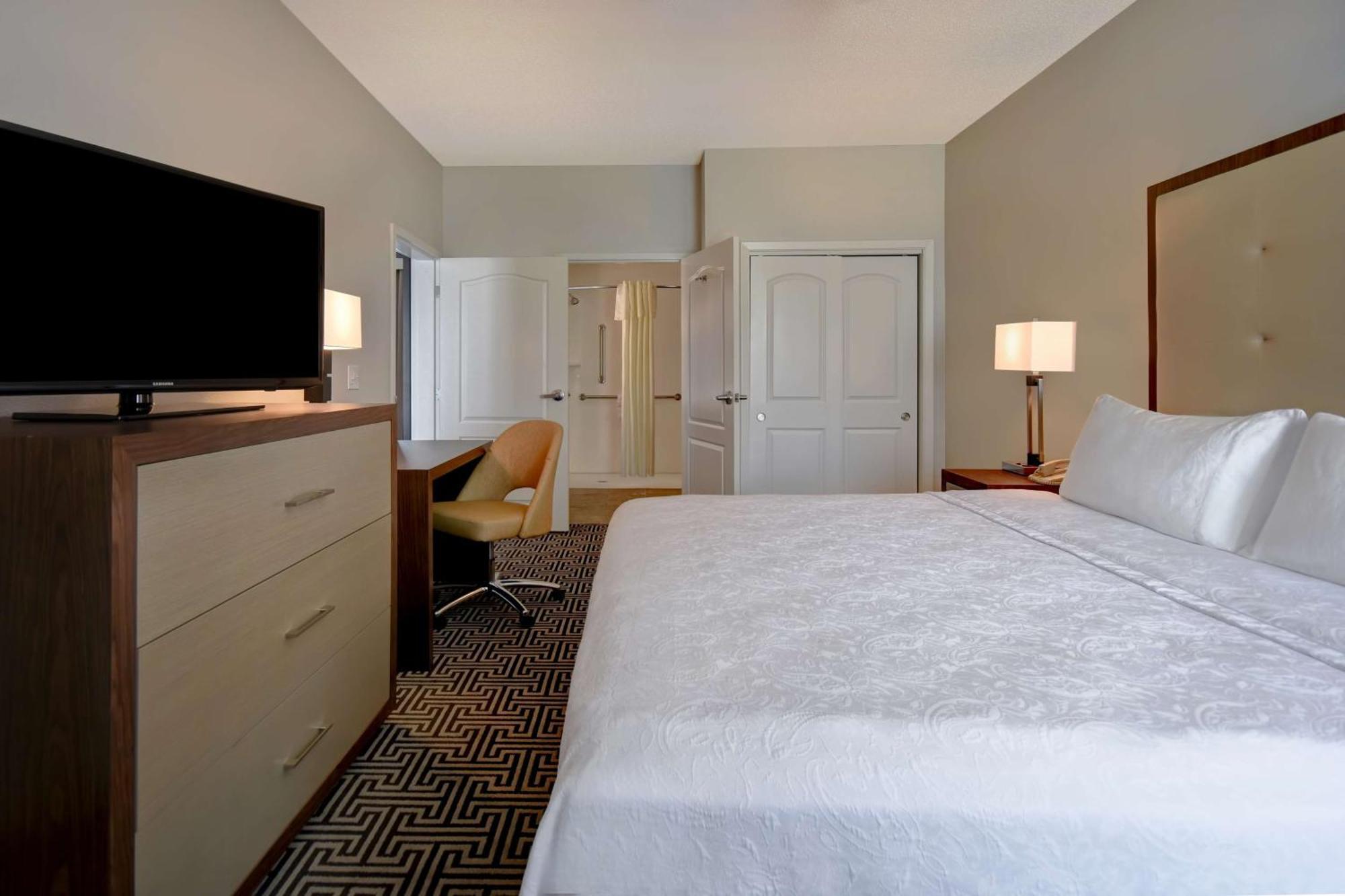 One-Bedroom King Suite Non-Smoking
