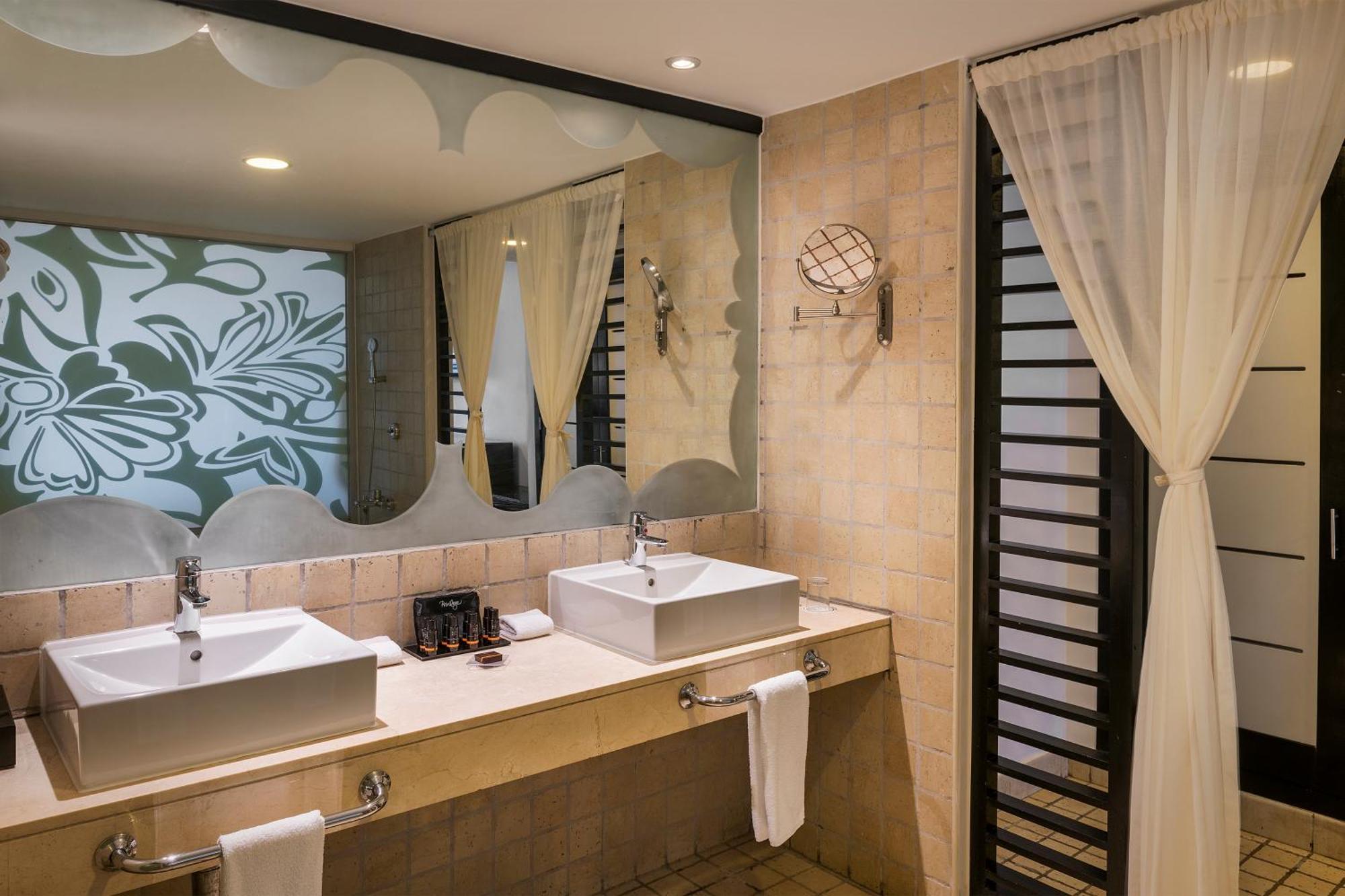 Privilege Royal Master Suite Ocean Front