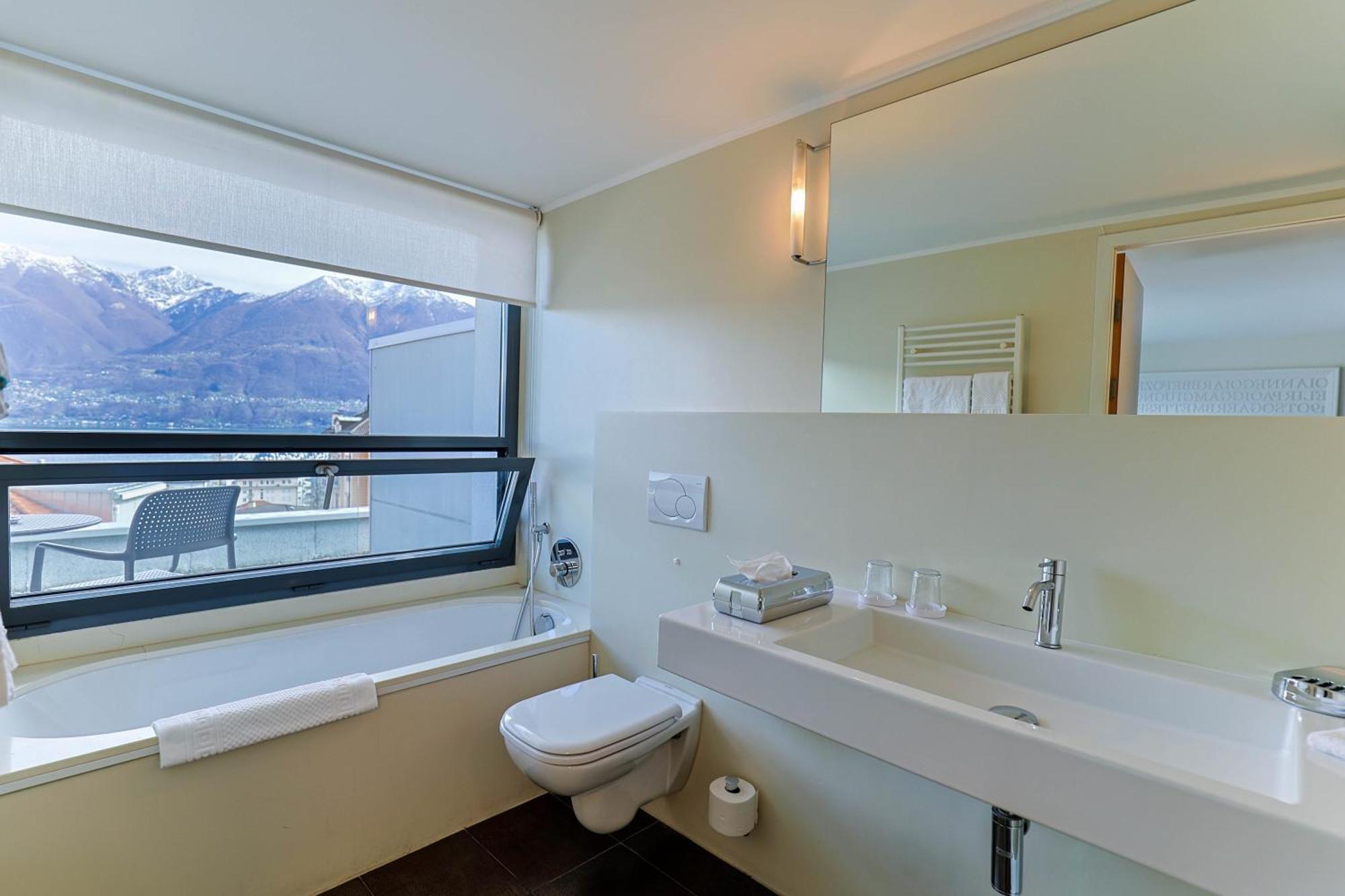 Habitación Doble Panorama con balcón y vistas al lago