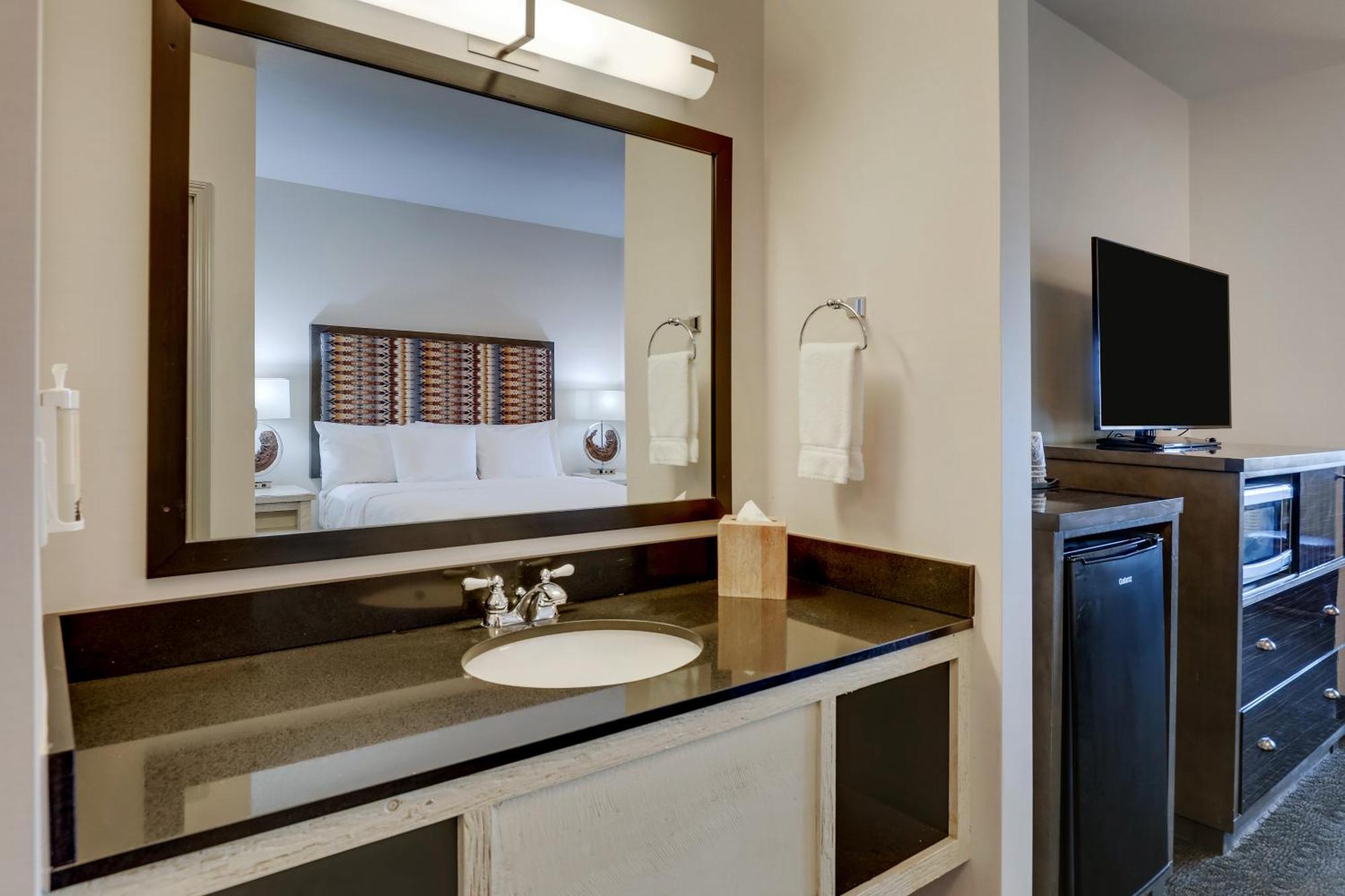 King Studio with Sofa Bed,1578436472:JPEG