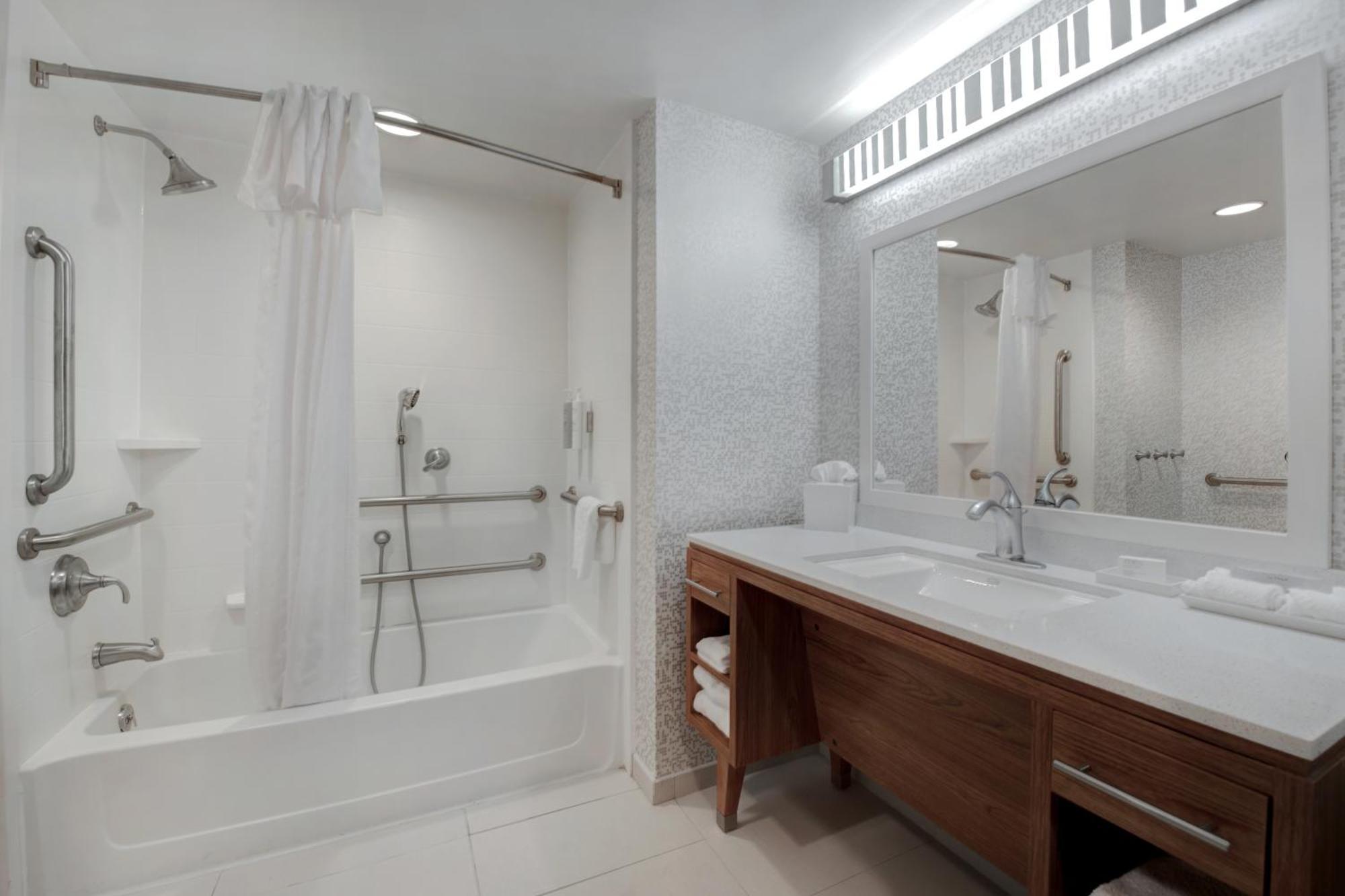 King Studio Suite - Hearing Access/Non-Smoking