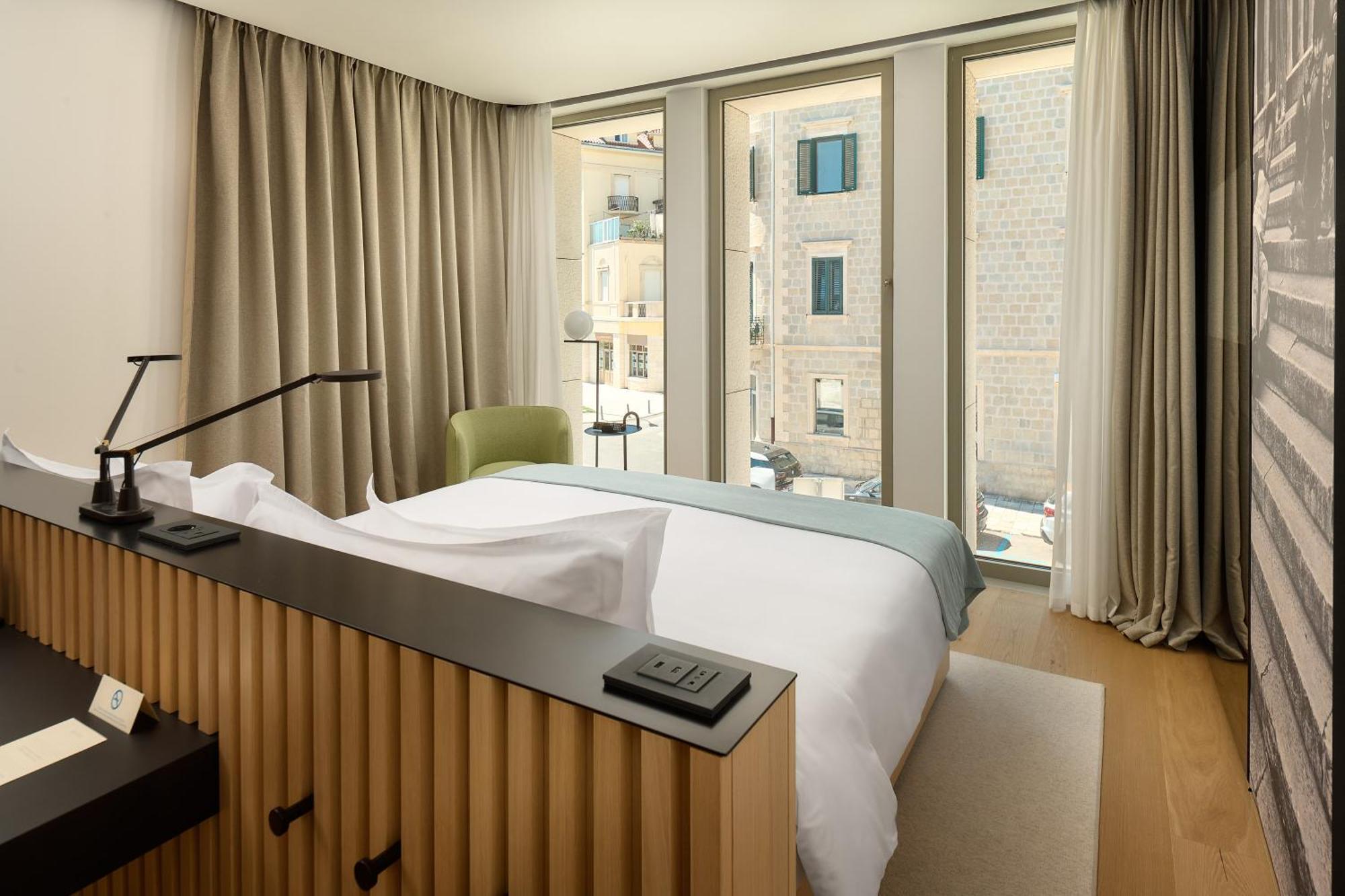 Classic King Room Street View