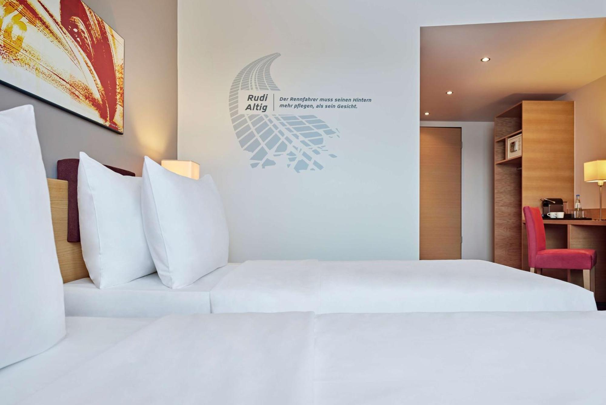 Zweibettzimmer mit Waldblick